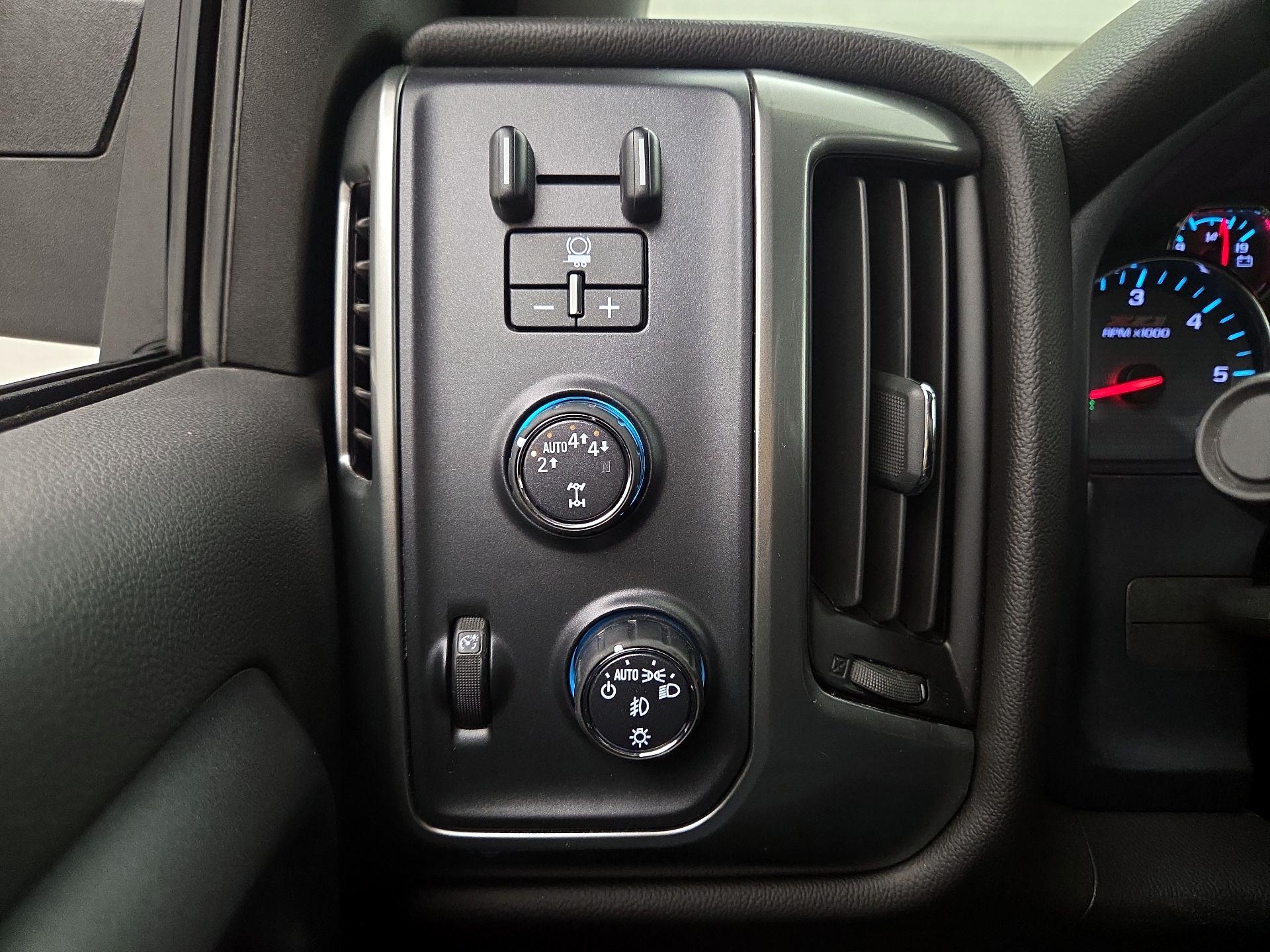 Thumbnail: 2019 Chevrolet Silverado 1500 - 13