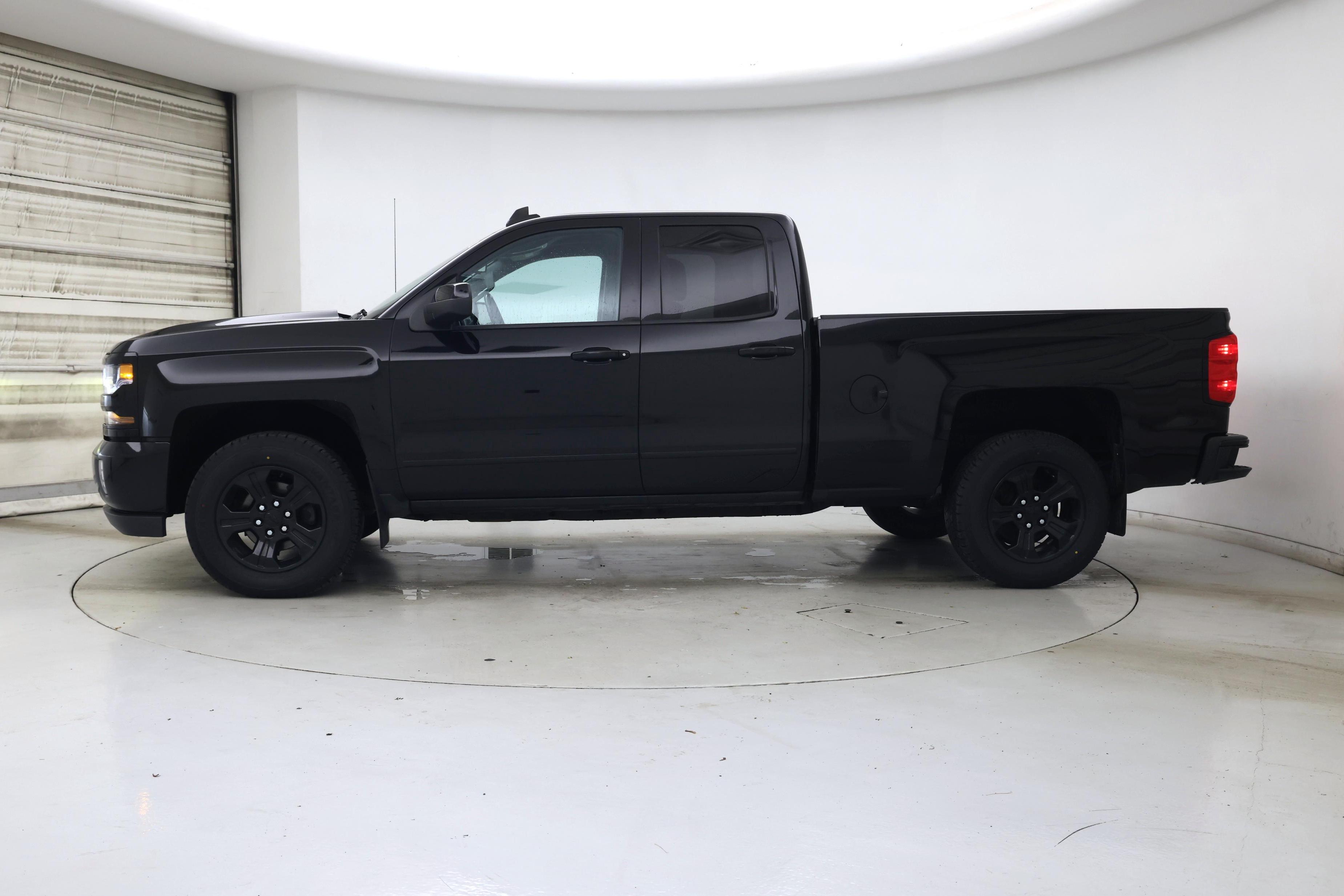 Thumbnail: 2019 Chevrolet Silverado 1500 - 3