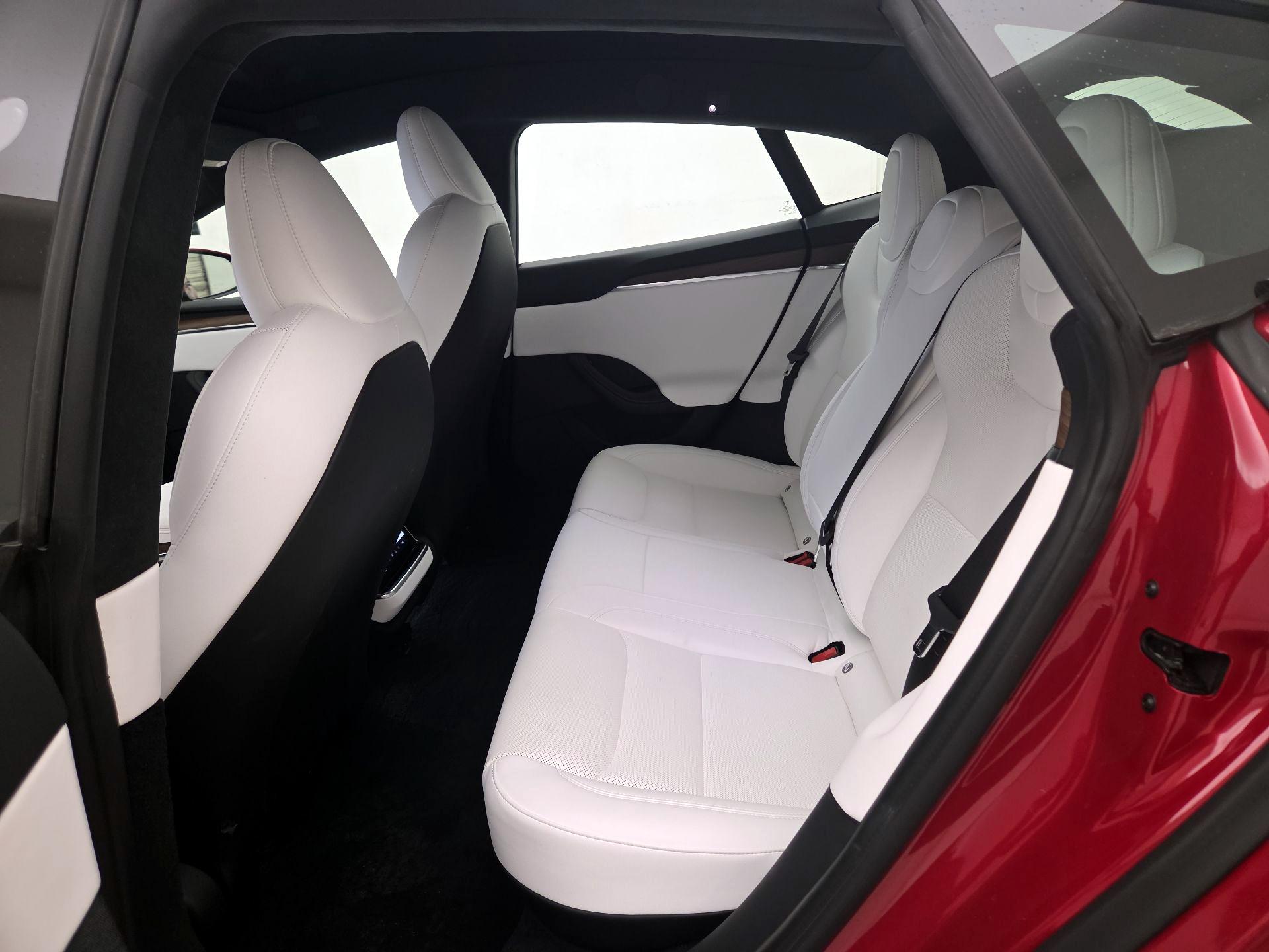 Thumbnail: 2023 Tesla Model S - 19