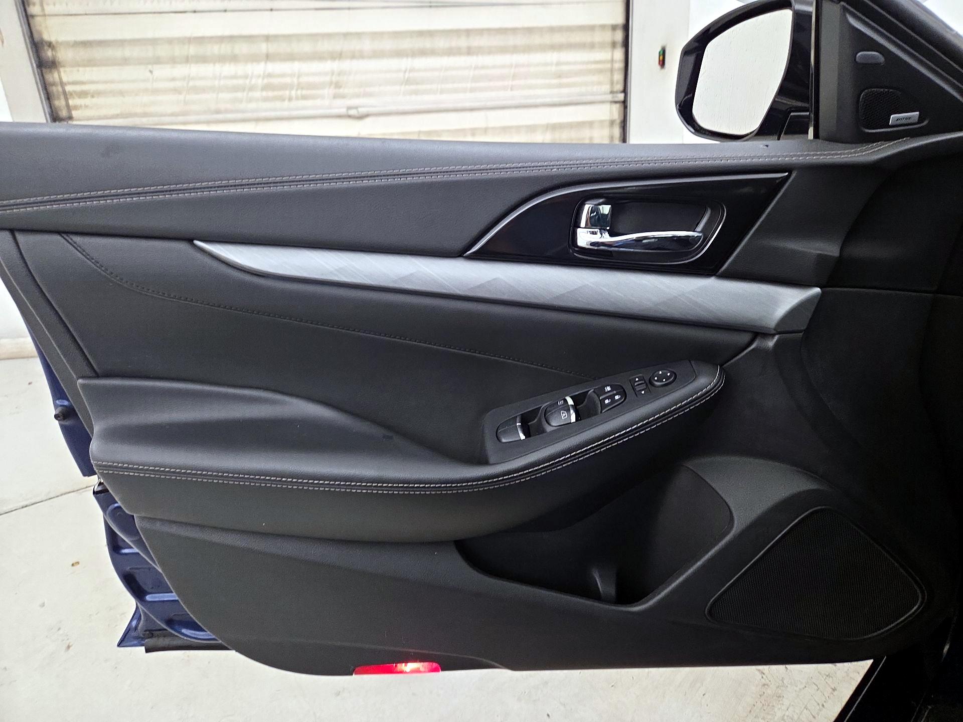 Thumbnail: 2017 Nissan Maxima - 12