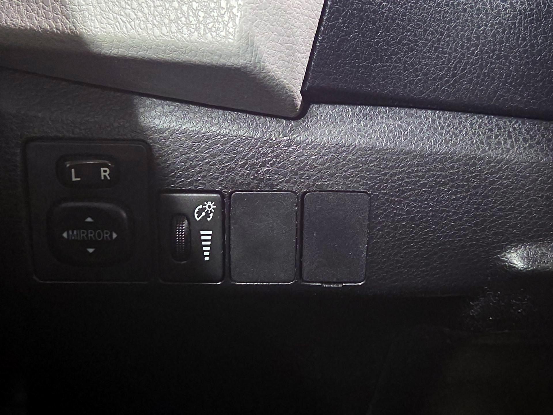 Thumbnail: 2015 Toyota Corolla - 13