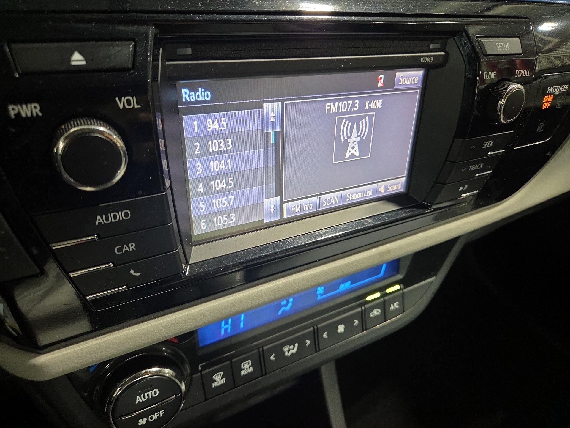 Thumbnail: 2015 Toyota Corolla - 15