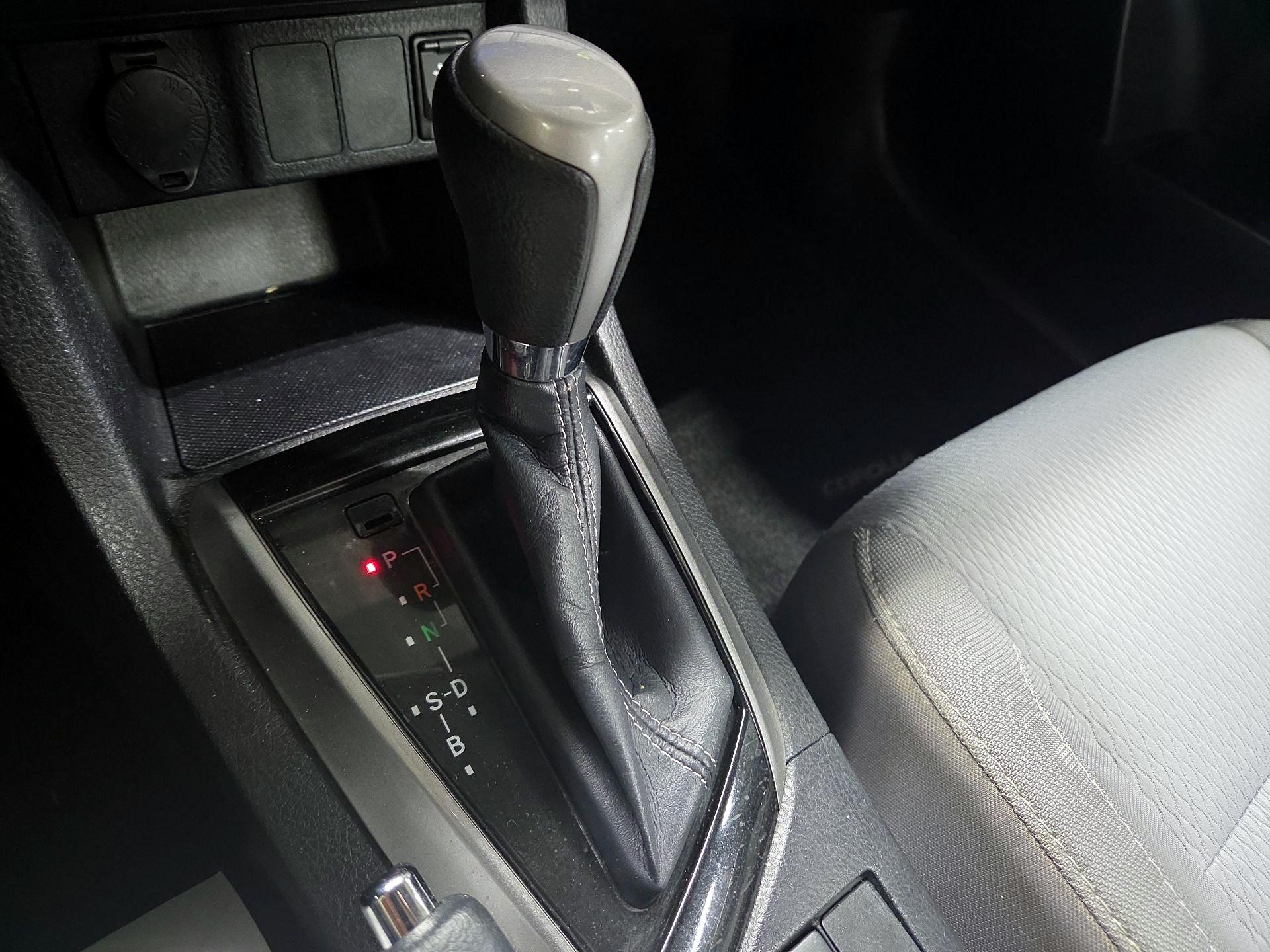 Thumbnail: 2015 Toyota Corolla - 17