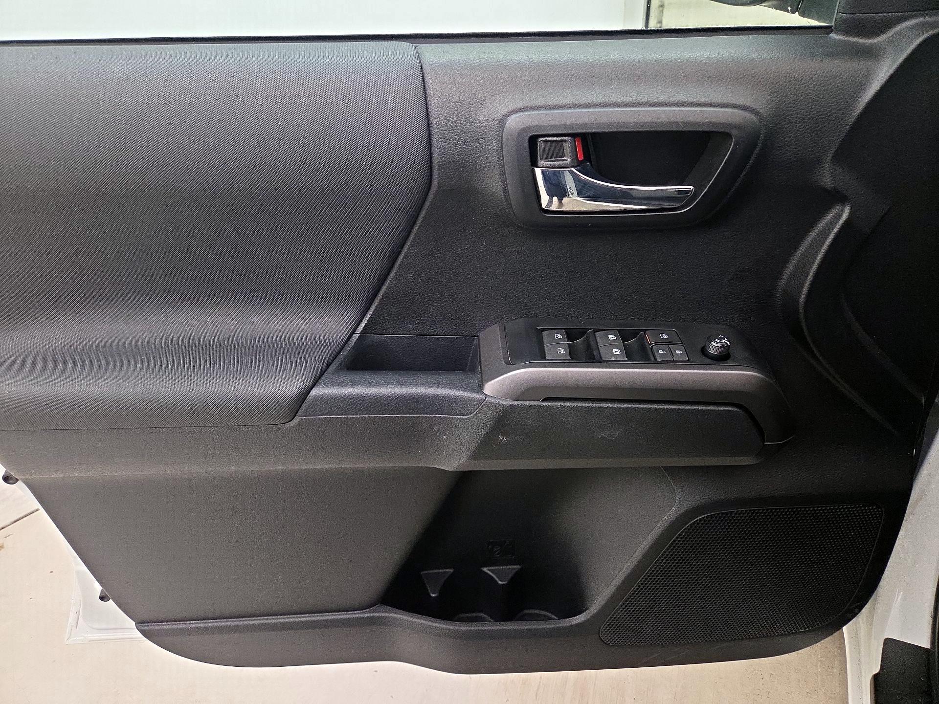 Thumbnail: 2023 Toyota Tacoma - 12