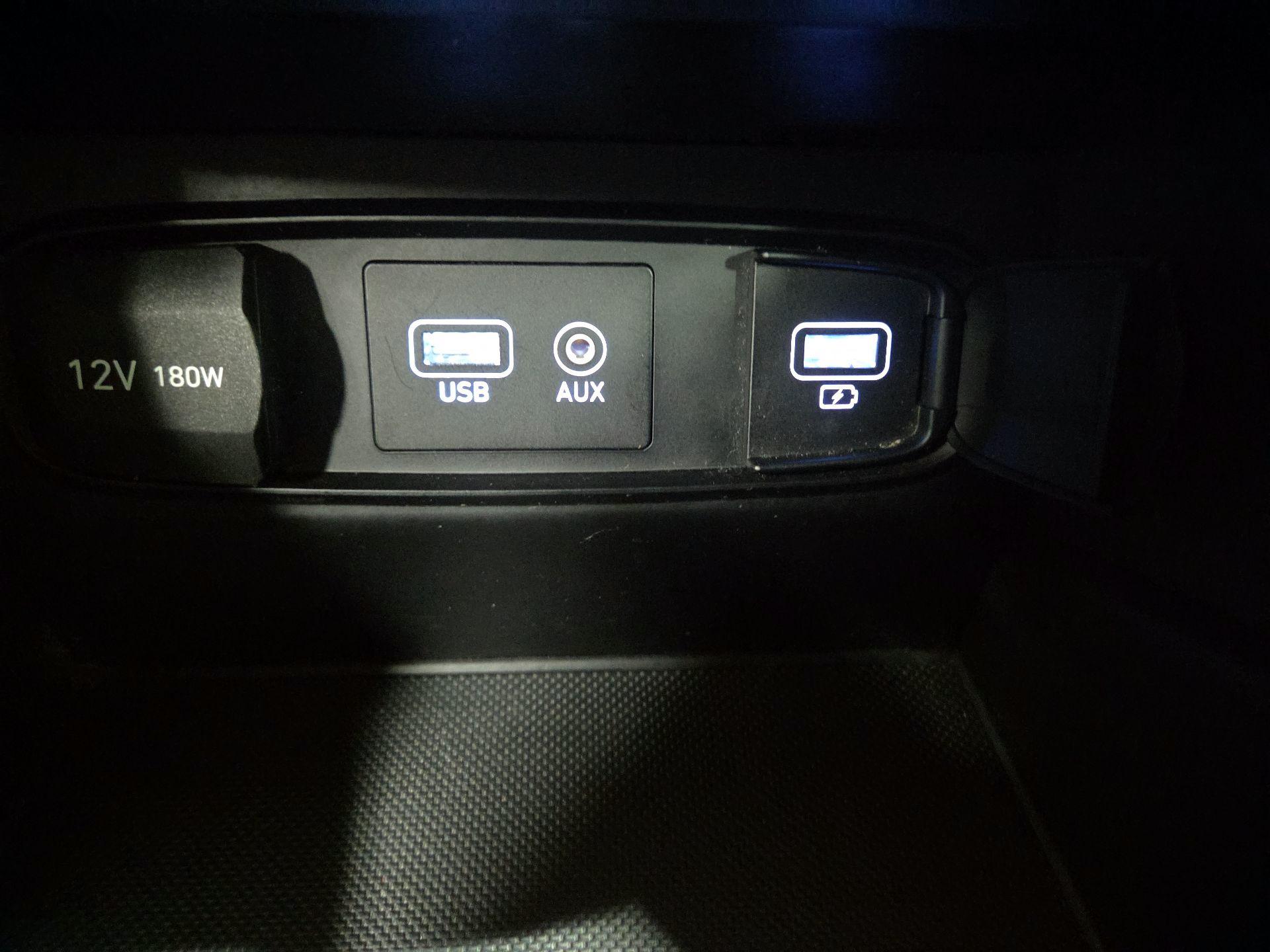 Thumbnail: 2019 Hyundai Santa Fe - 18