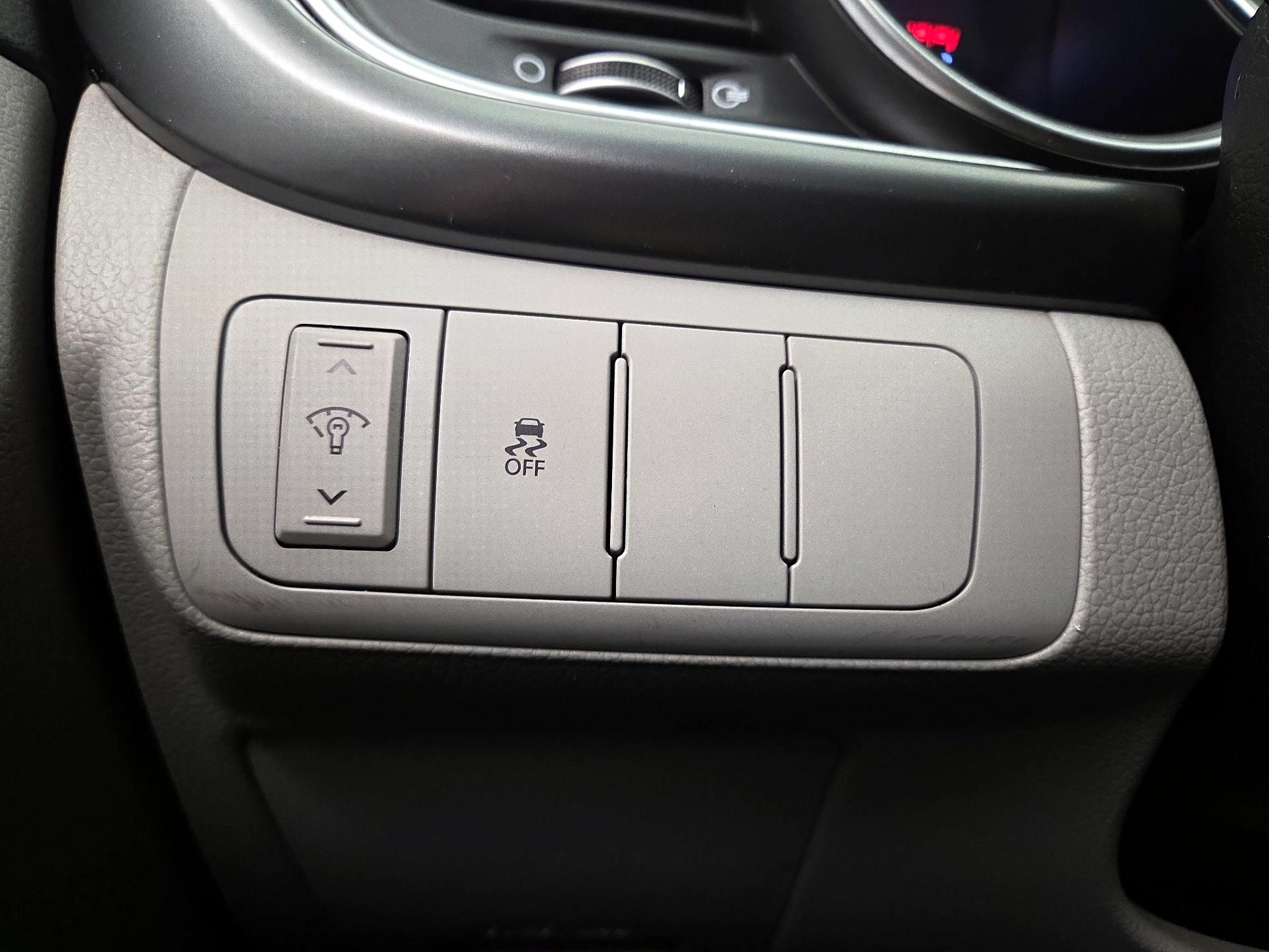 Thumbnail: 2015 Kia Optima - 13