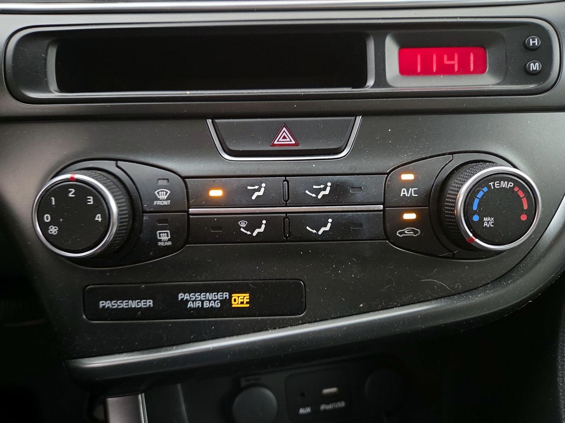 Thumbnail: 2015 Kia Optima - 15