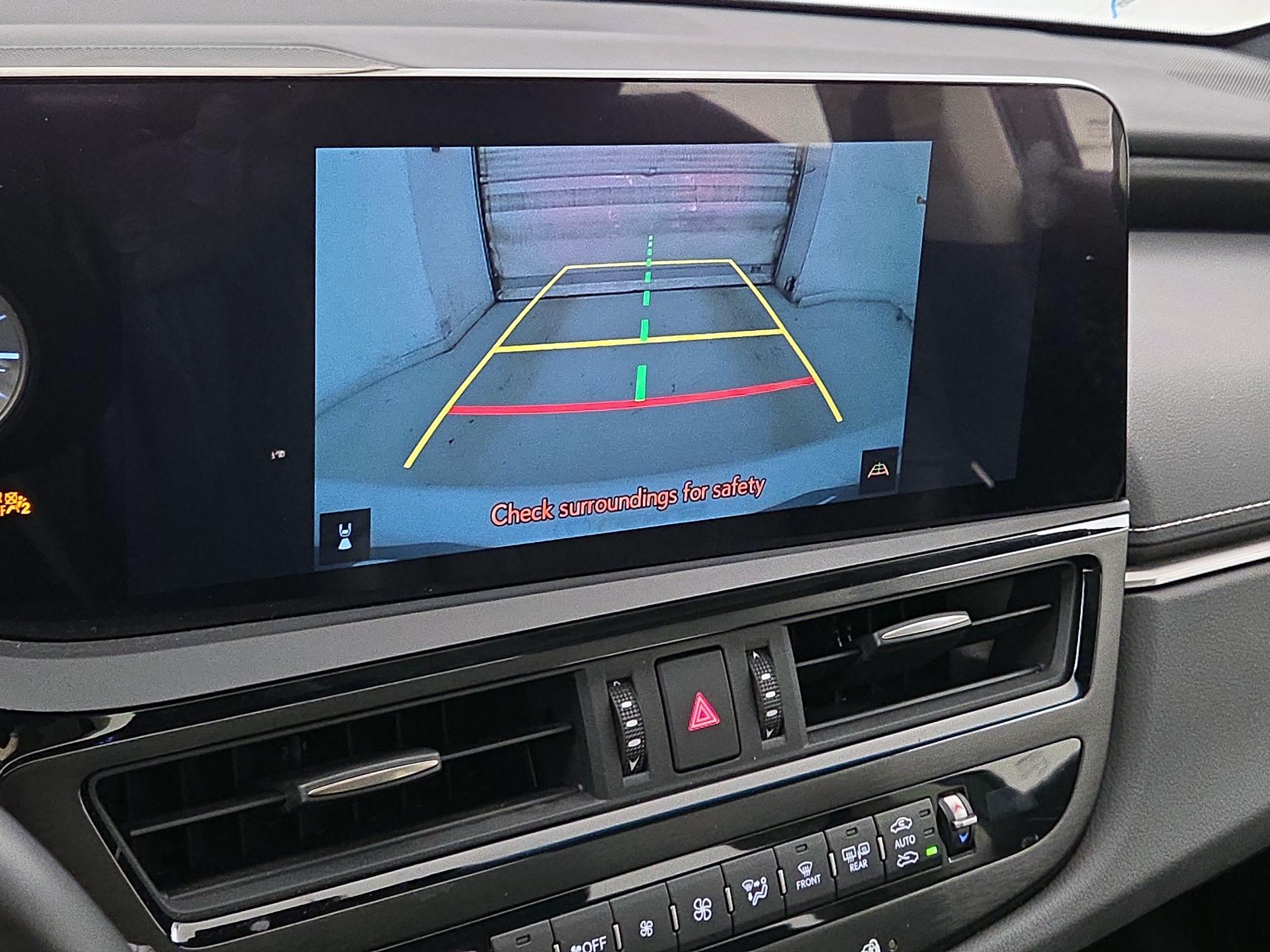 Thumbnail: 2023 Lexus ES - 15