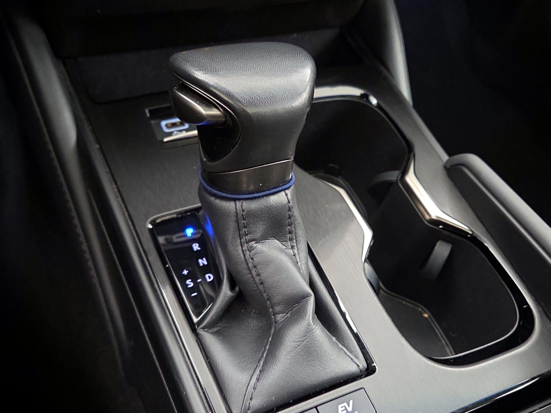 Thumbnail: 2023 Lexus ES - 18