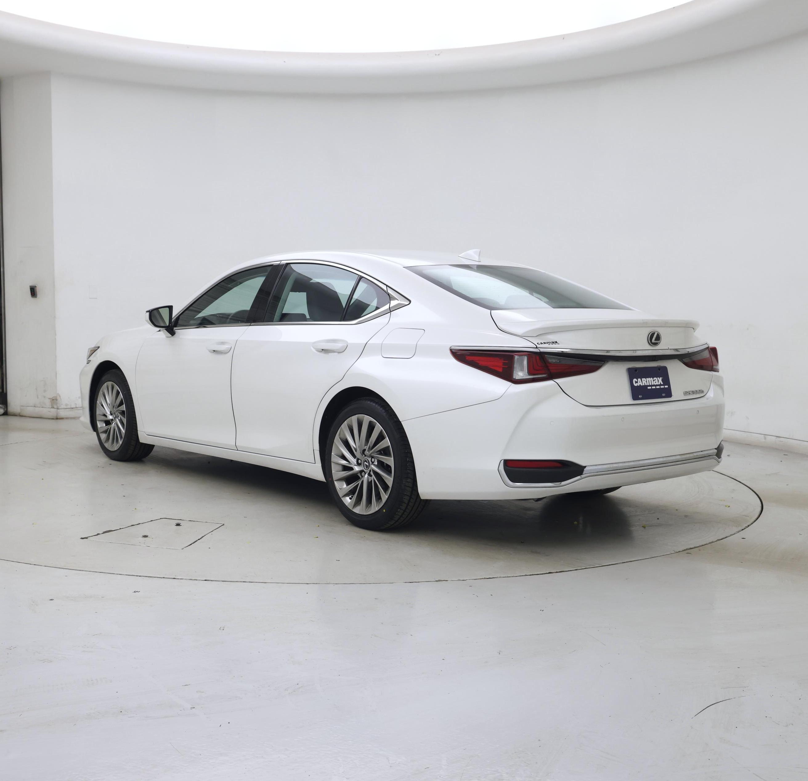 Thumbnail: 2023 Lexus ES - 2