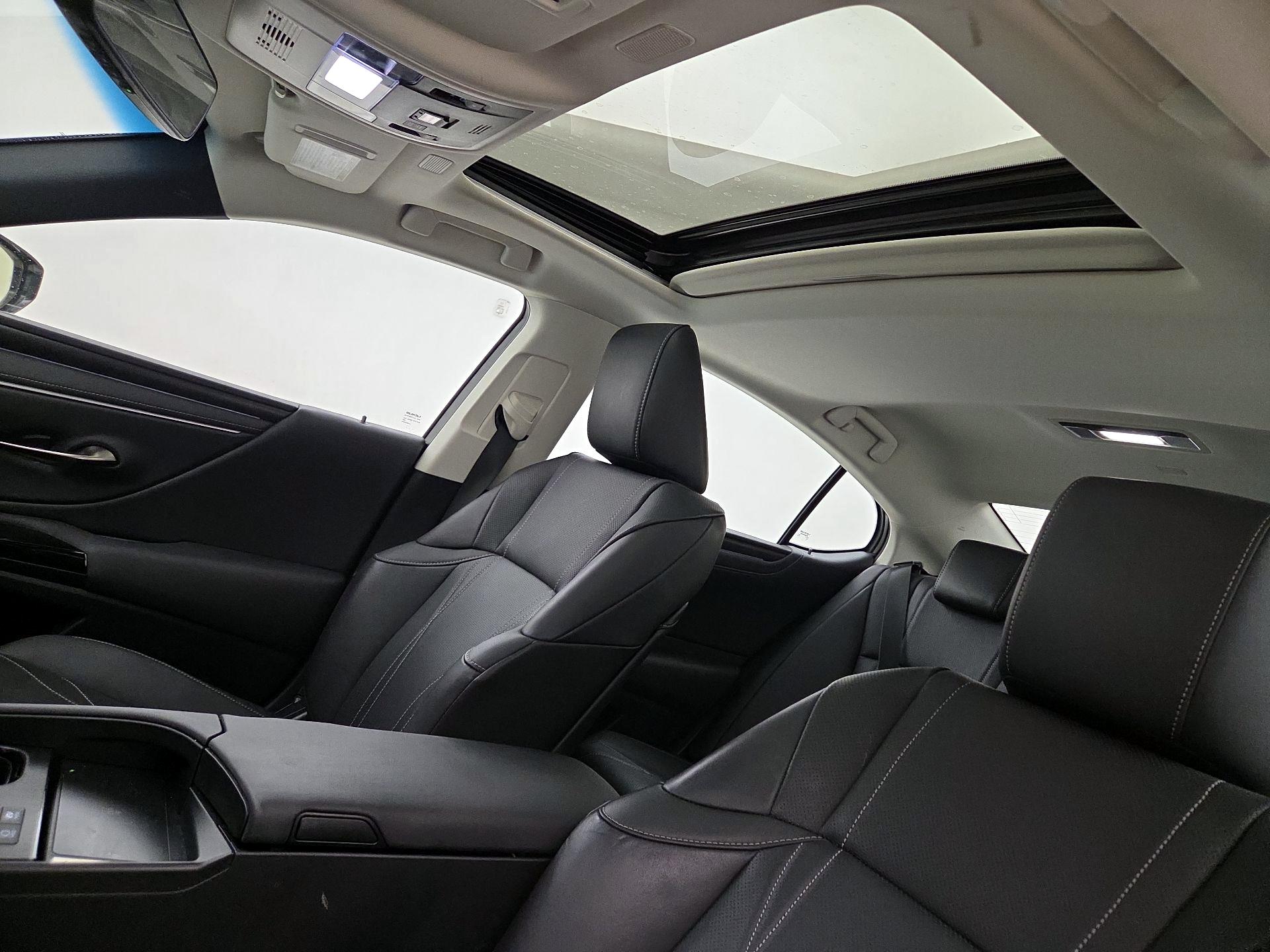 Thumbnail: 2023 Lexus ES - 20