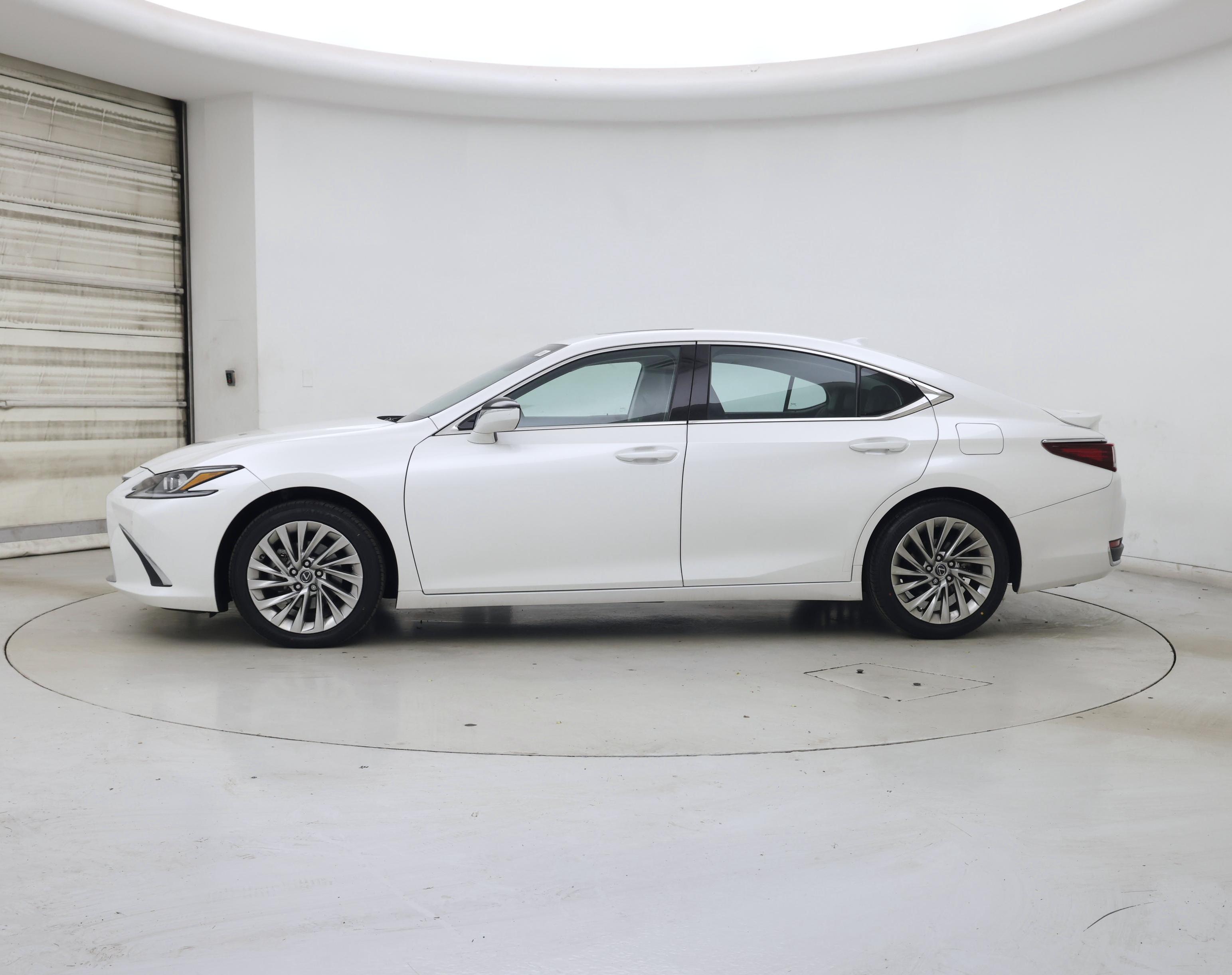 Thumbnail: 2023 Lexus ES - 3