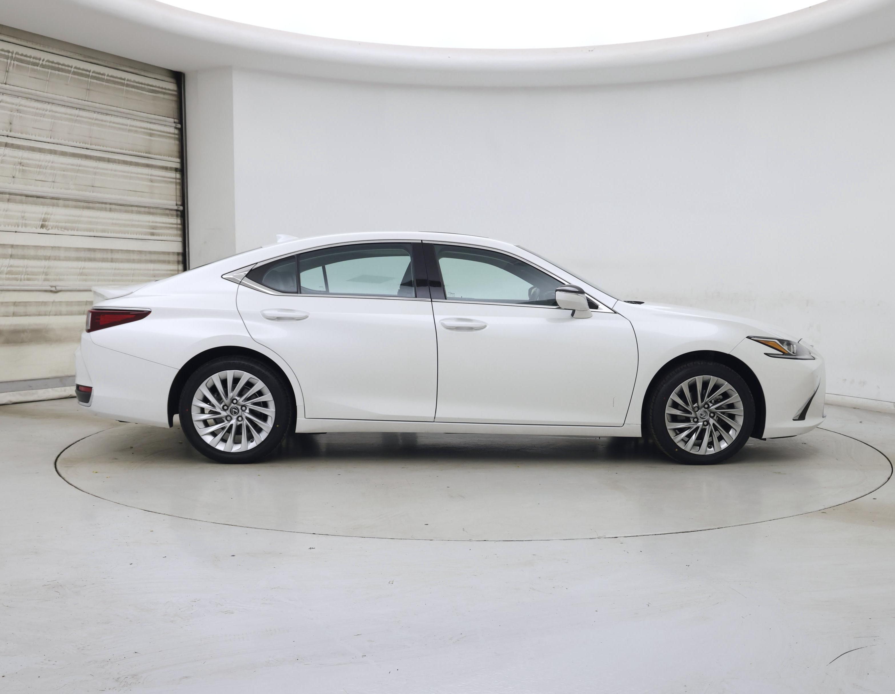 Thumbnail: 2023 Lexus ES - 7