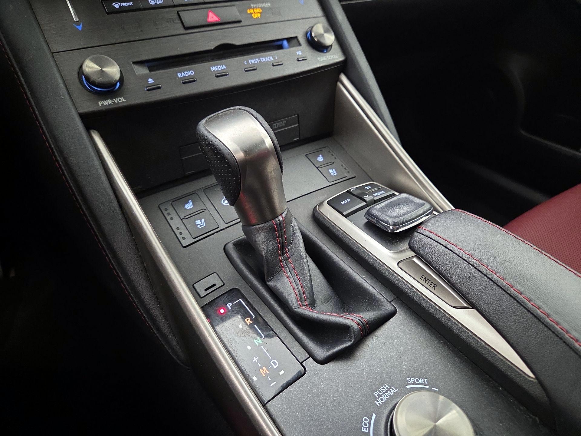 Thumbnail: 2019 Lexus IS - 18