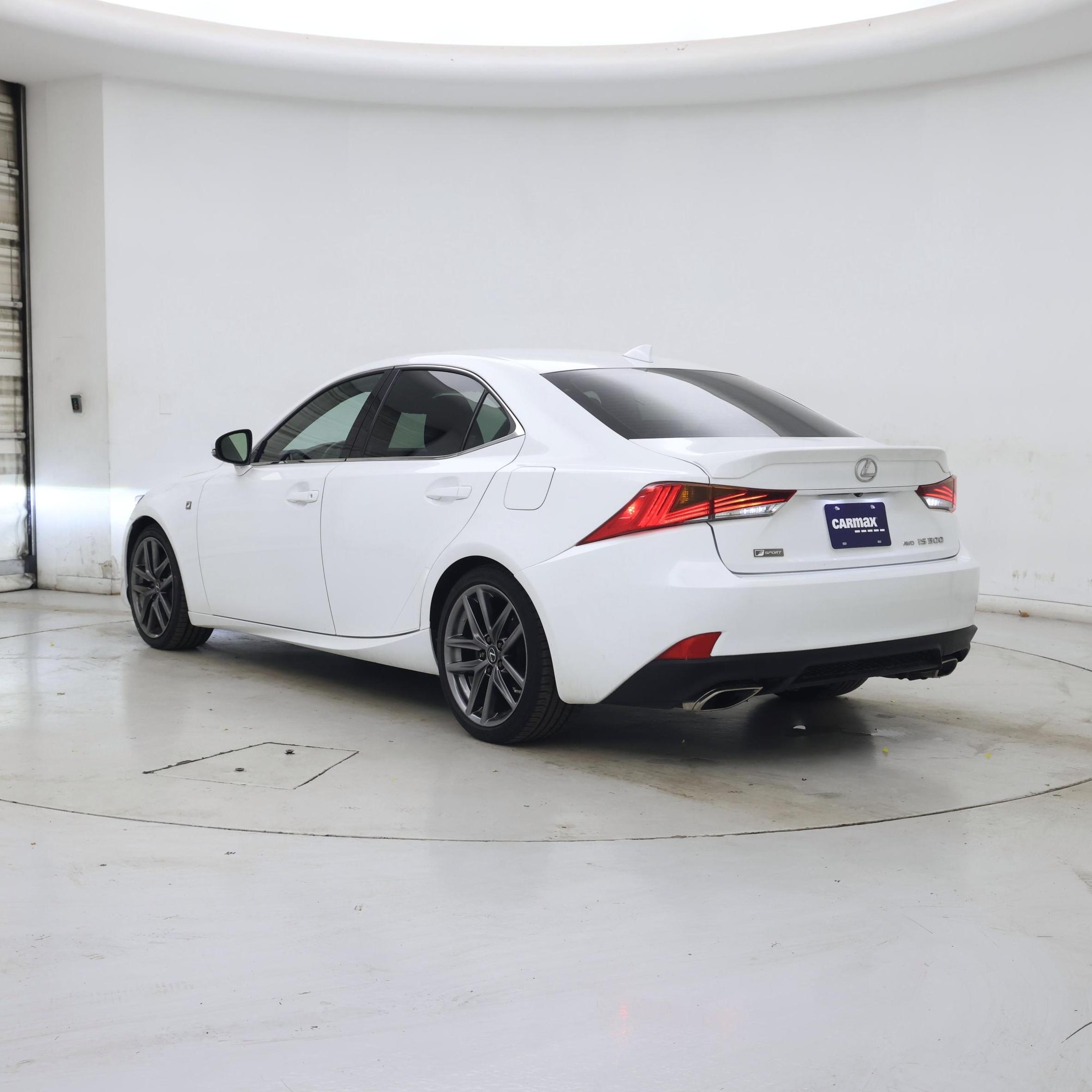 Thumbnail: 2019 Lexus IS - 2