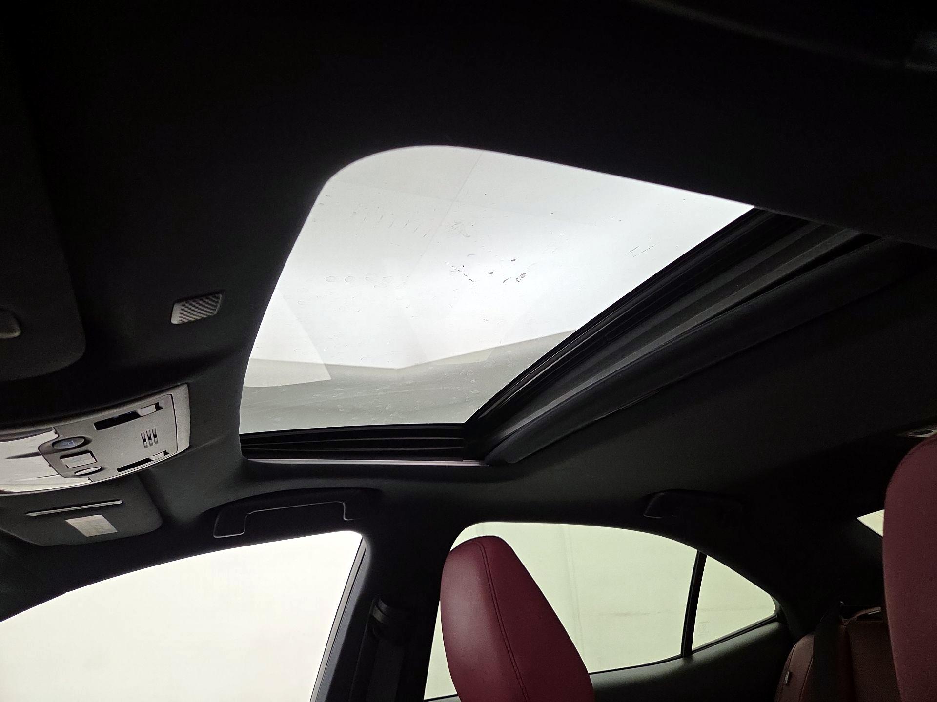 Thumbnail: 2019 Lexus IS - 20
