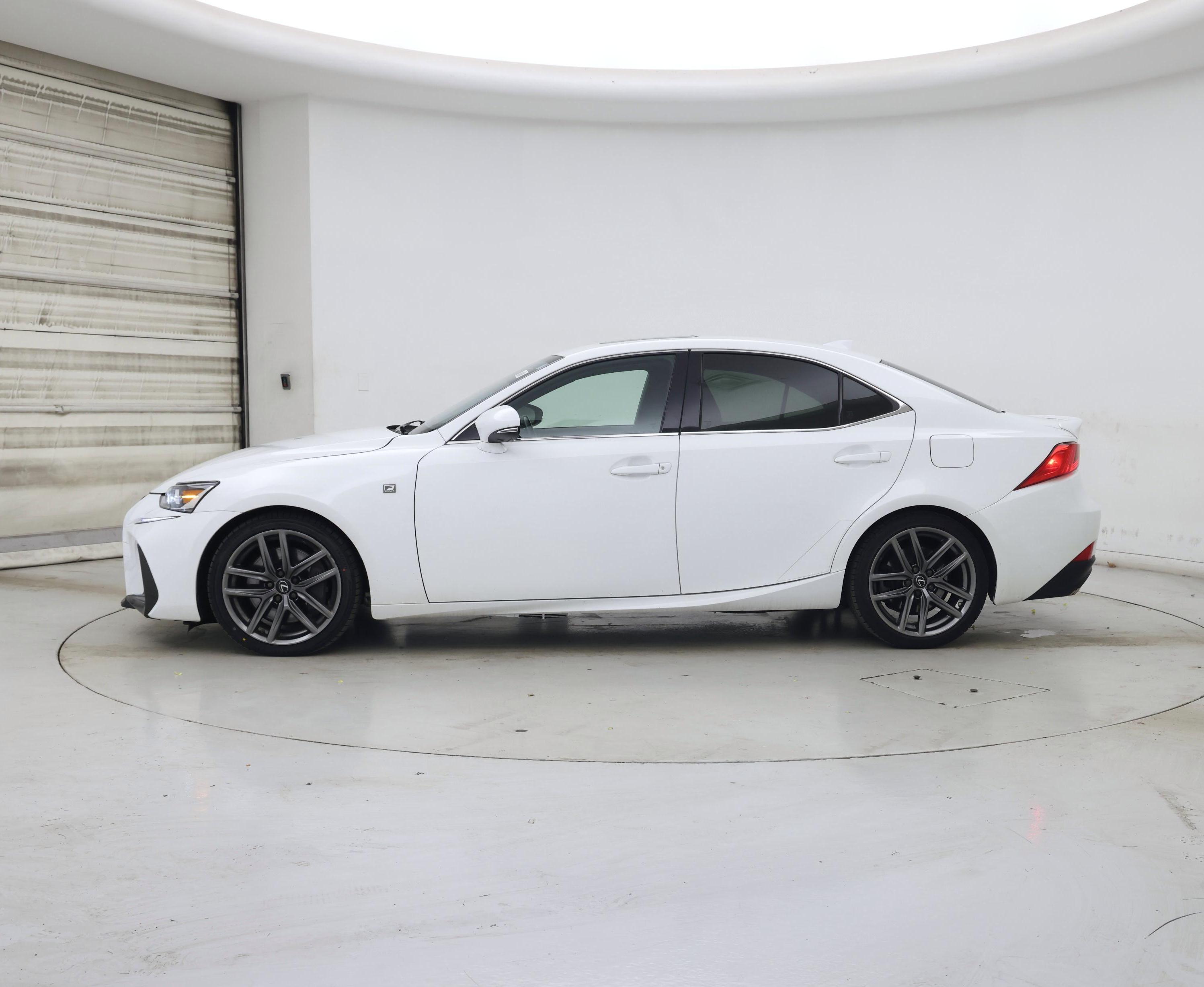 Thumbnail: 2019 Lexus IS - 3