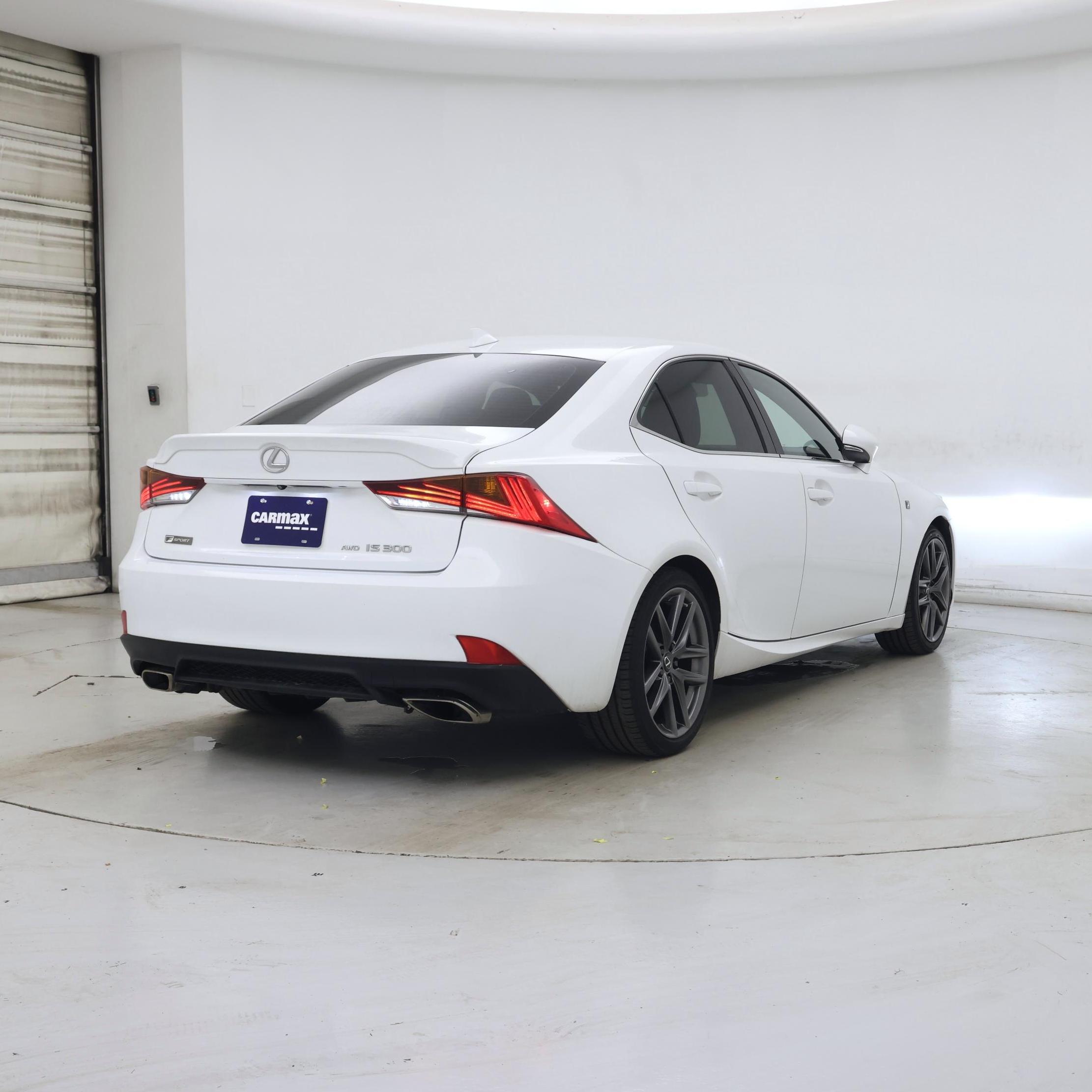 Thumbnail: 2019 Lexus IS - 8