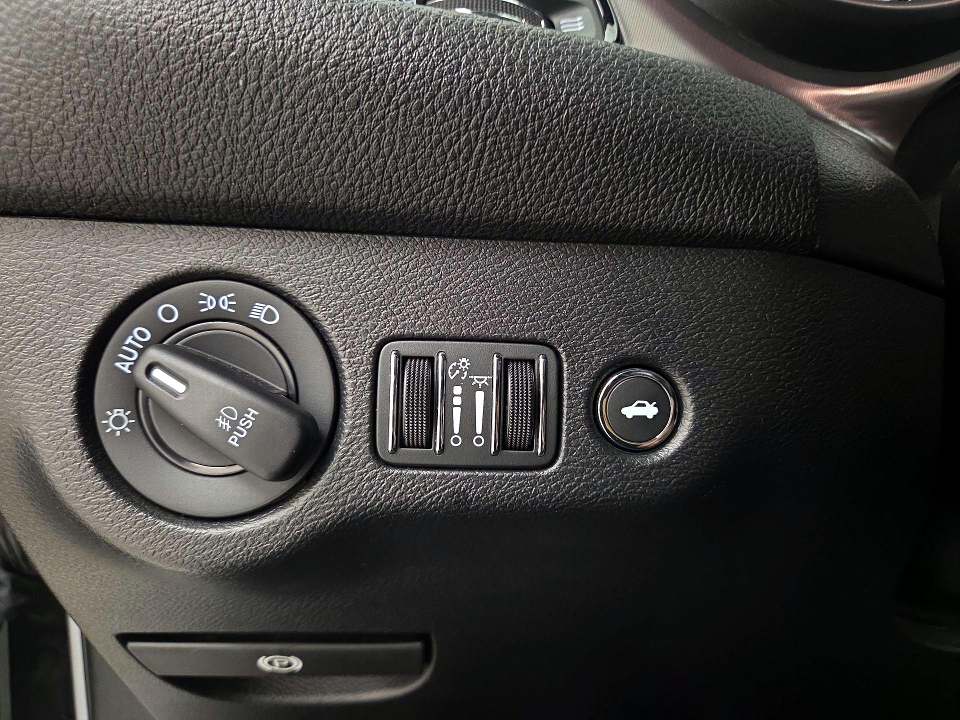 Thumbnail: 2020 Dodge Challenger - 13