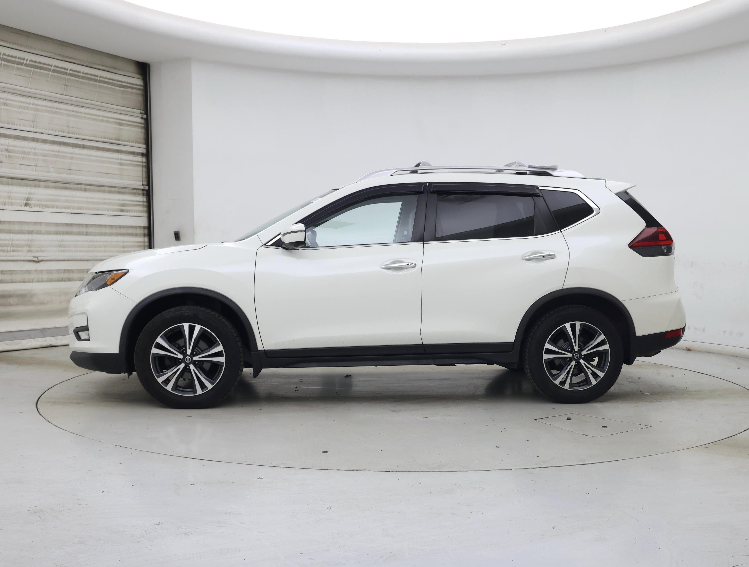 Thumbnail: 2020 Nissan Rogue - 3