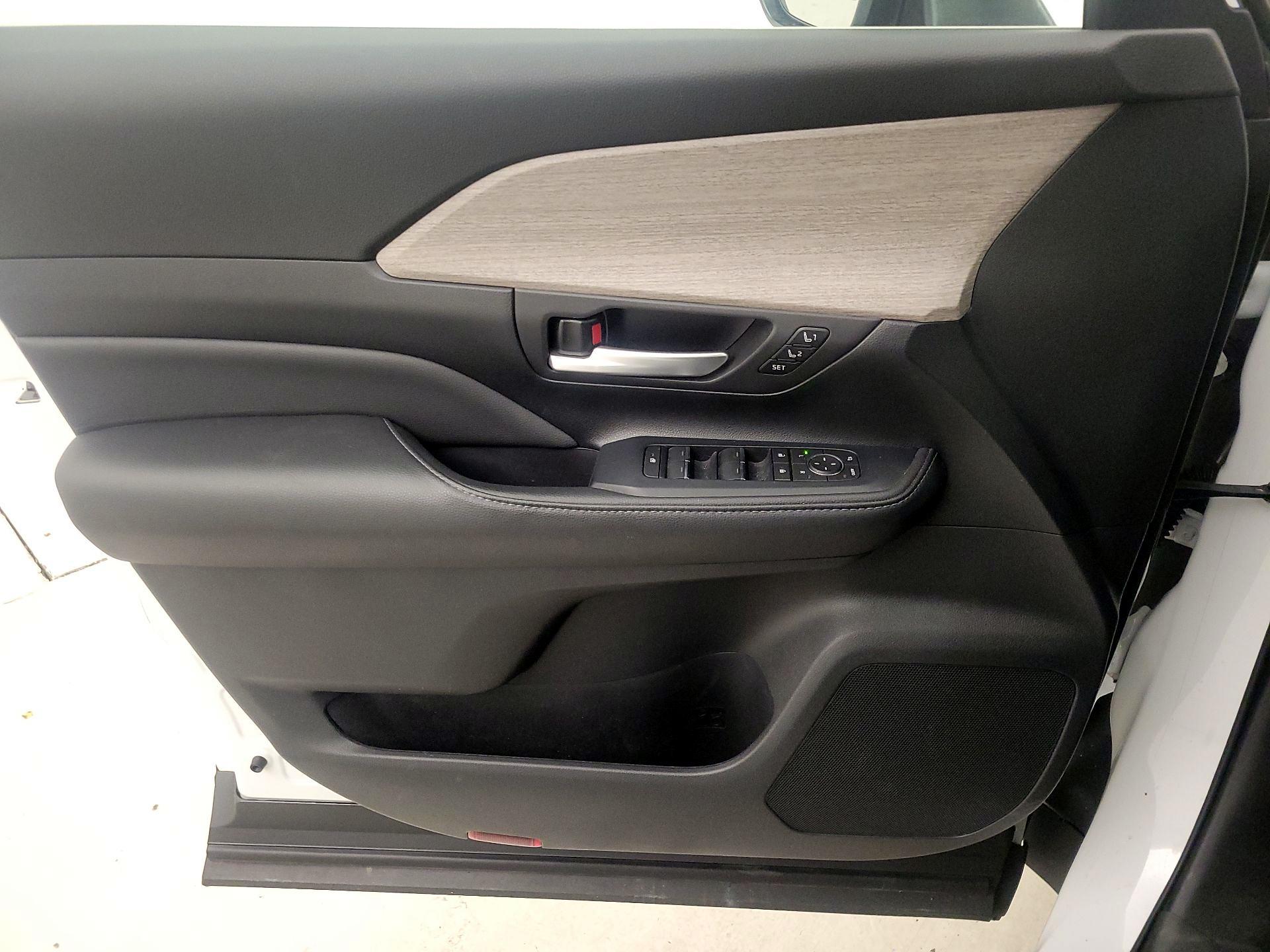 Thumbnail: 2024 Toyota Grand Highlander - 12