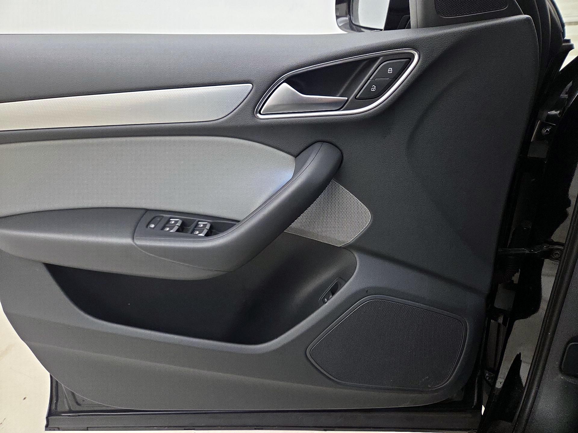 Thumbnail: 2018 Audi Q3 - 12