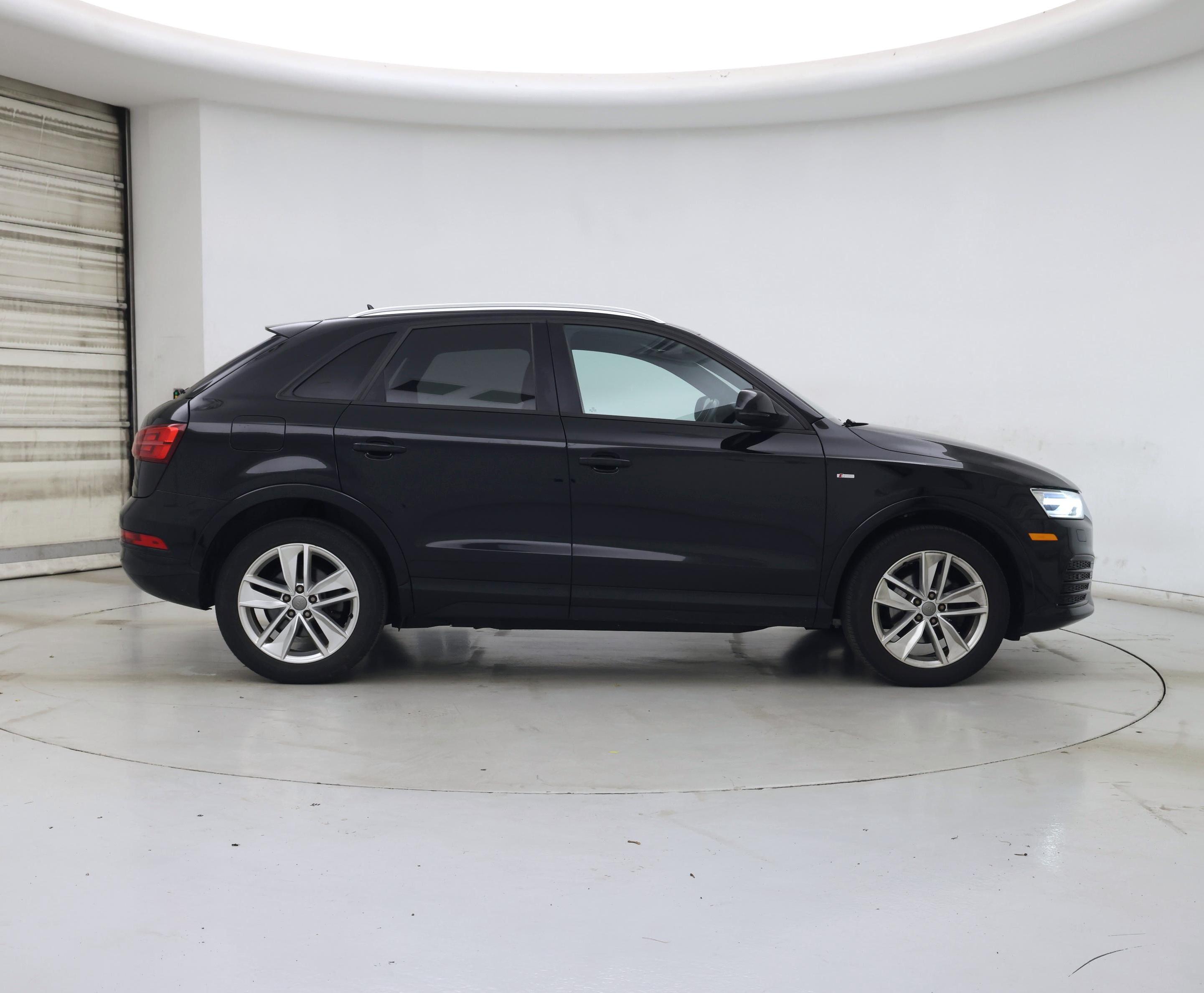 Thumbnail: 2018 Audi Q3 - 7