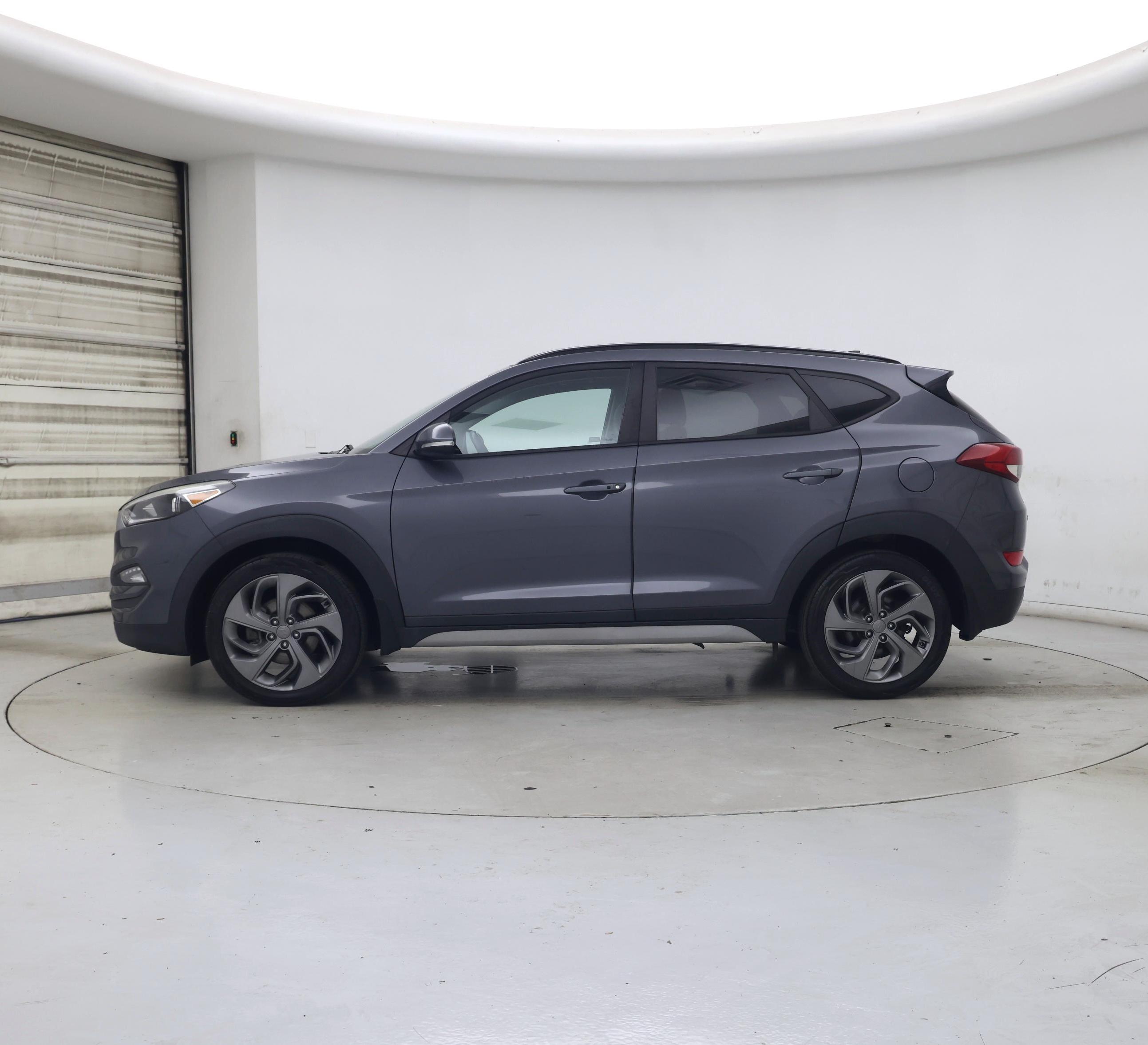 Thumbnail: 2018 Hyundai Tucson - 3