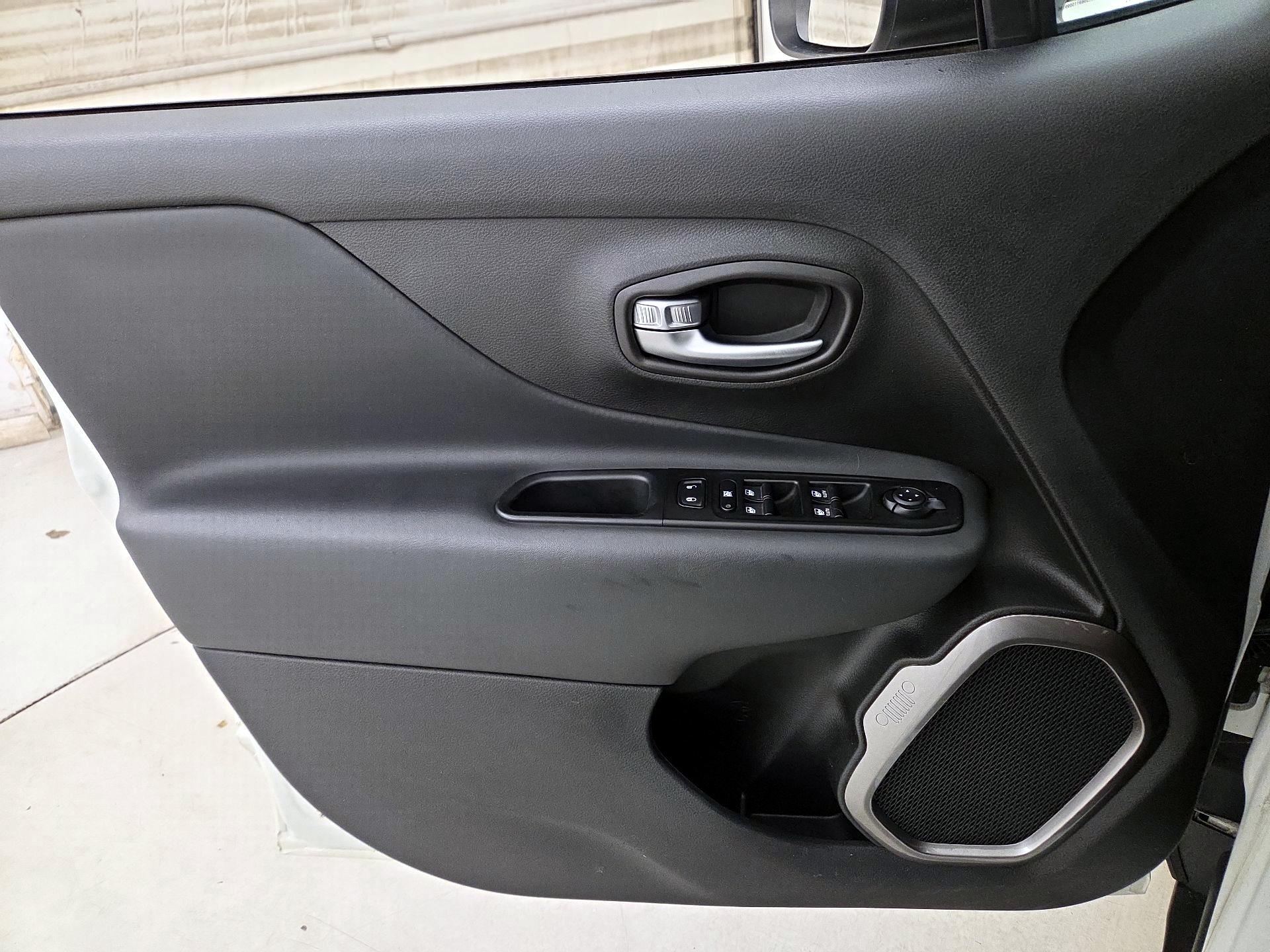 Thumbnail: 2021 Jeep Renegade - 12