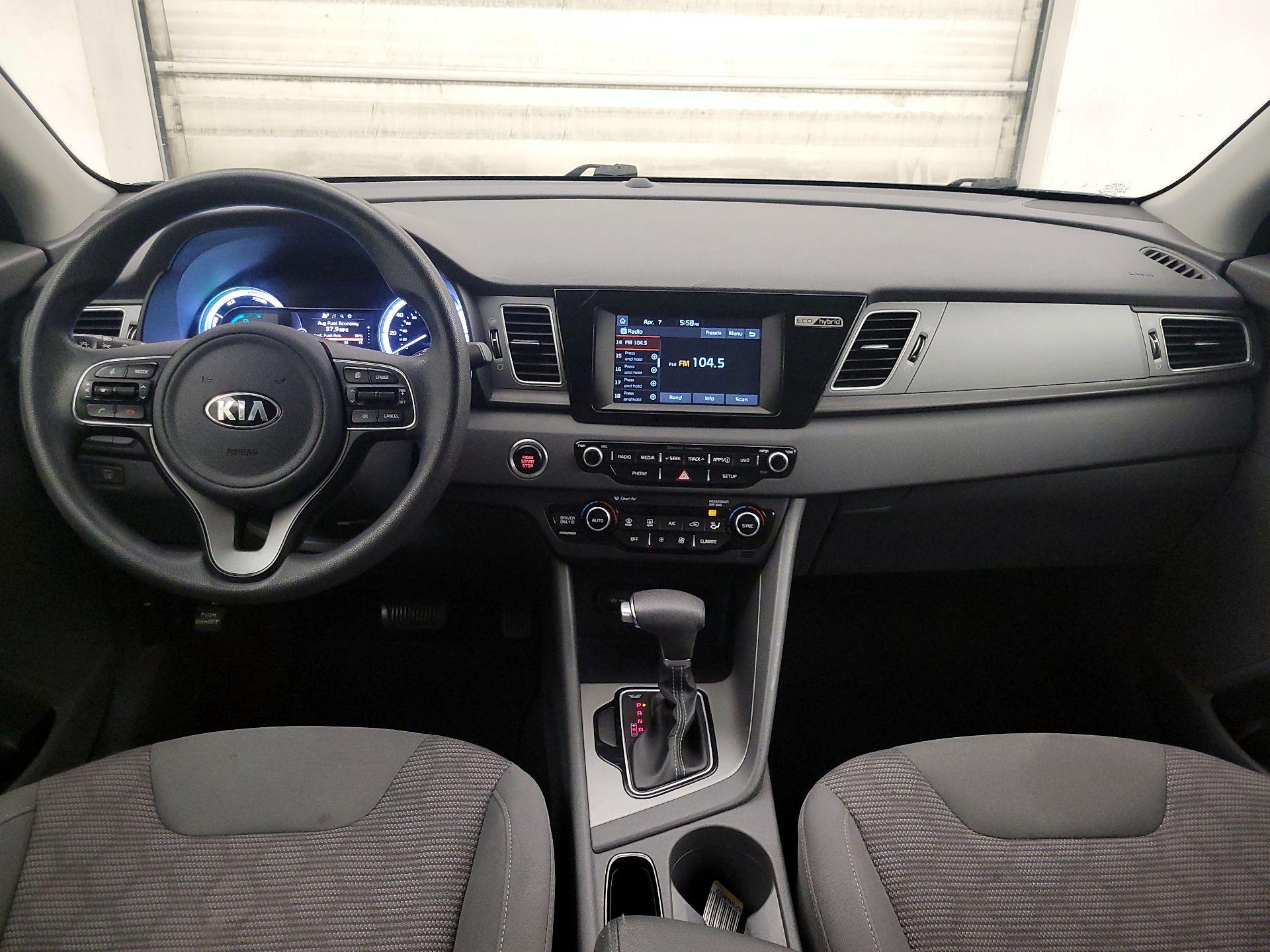 Thumbnail: 2017 Kia Niro - 9
