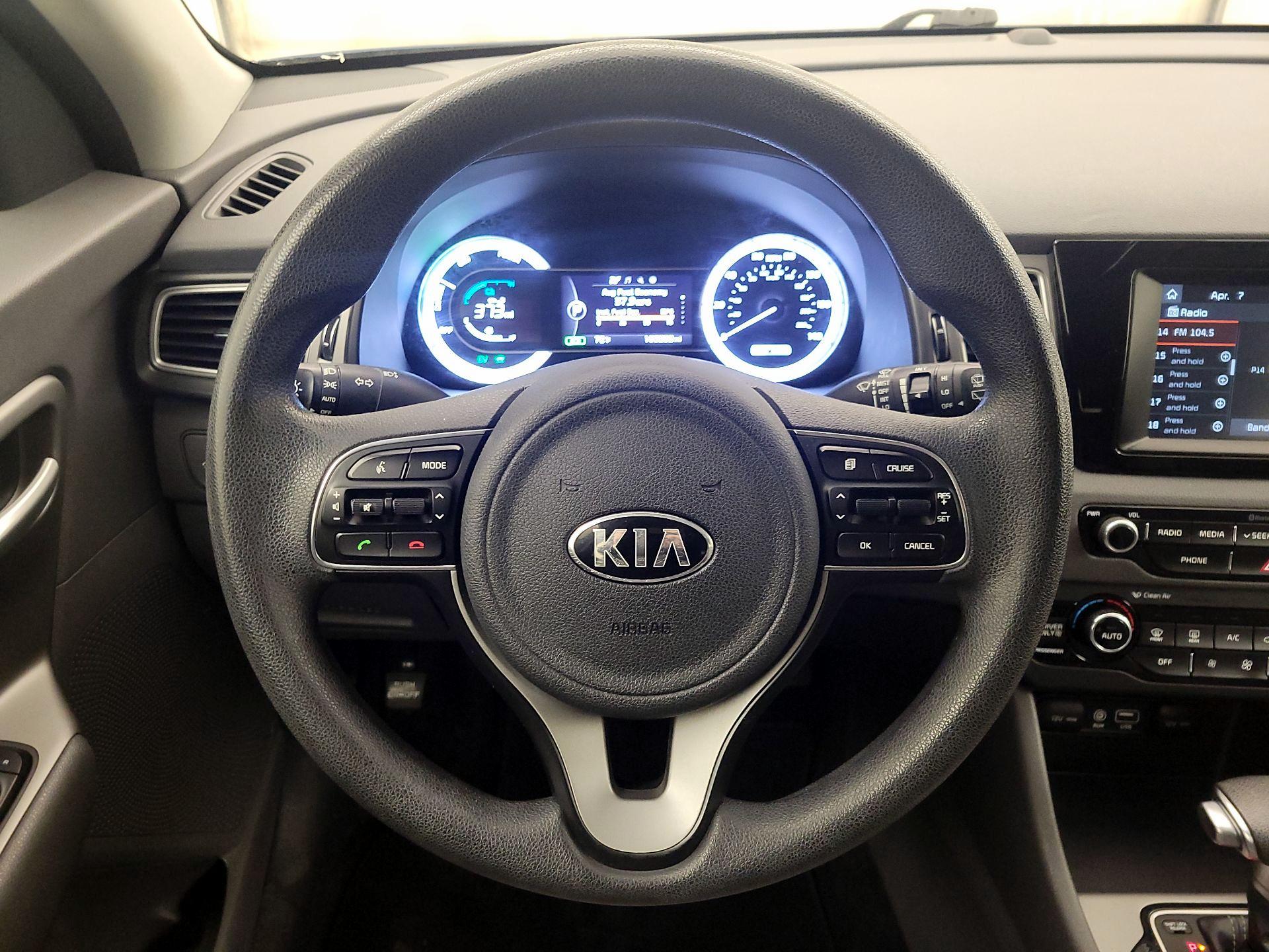 Thumbnail: 2017 Kia Niro - 10