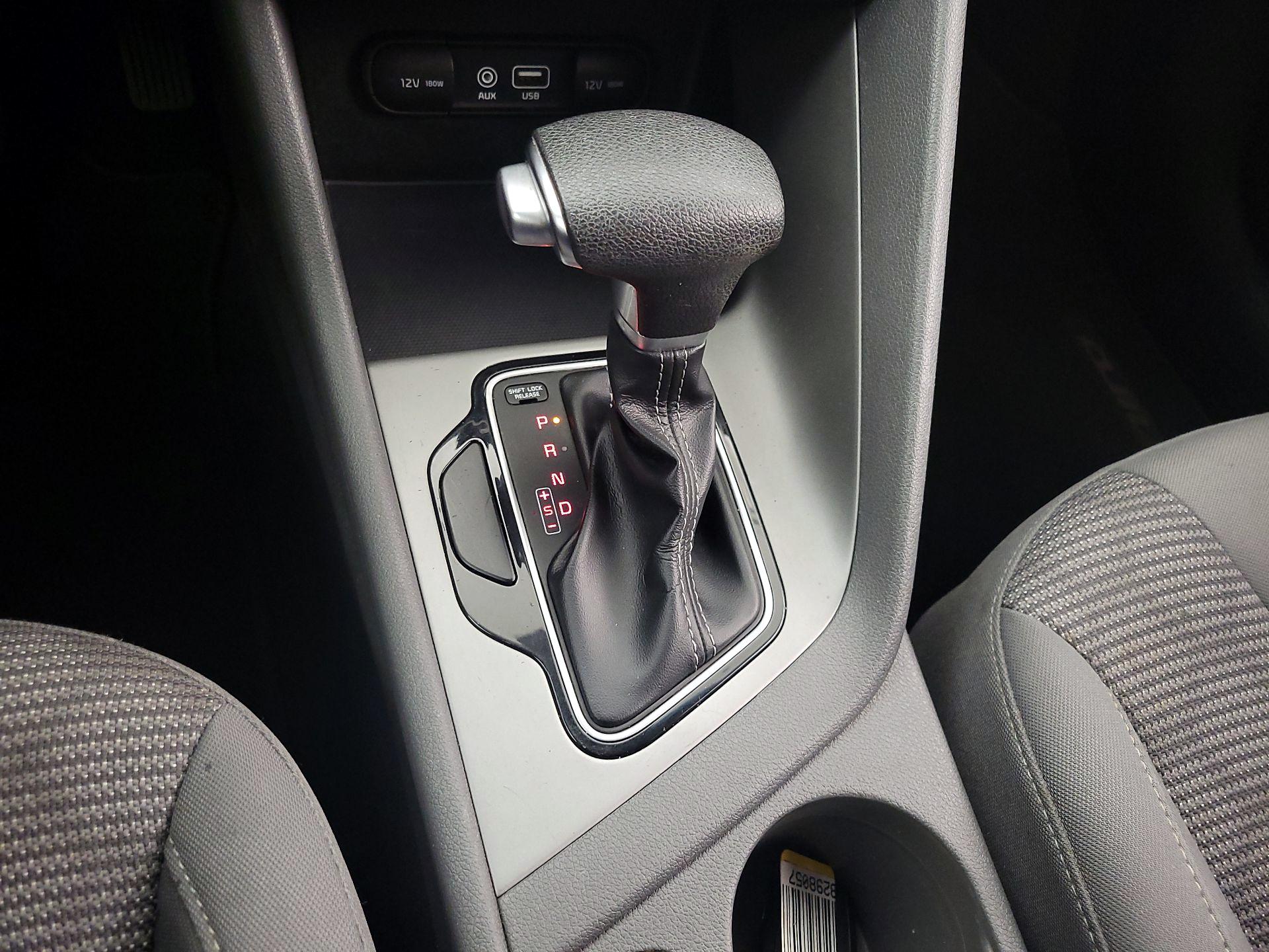 Thumbnail: 2017 Kia Niro - 17
