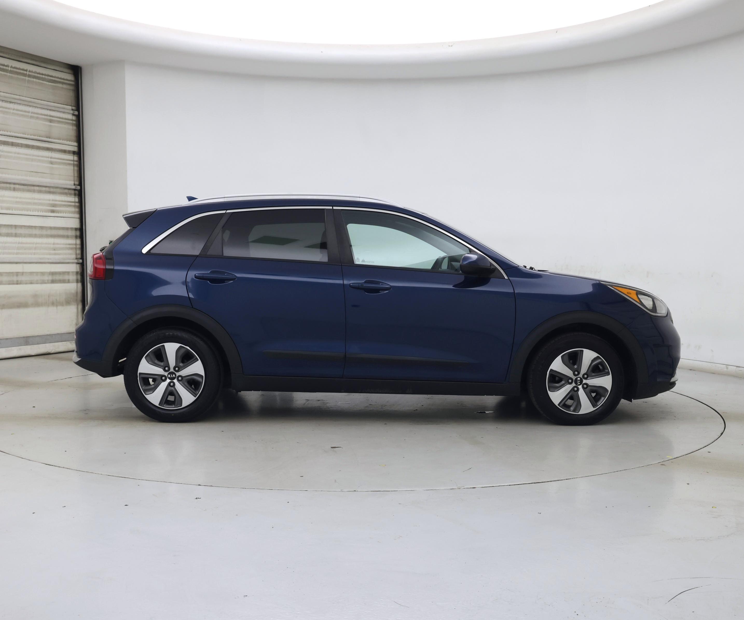Thumbnail: 2017 Kia Niro - 7