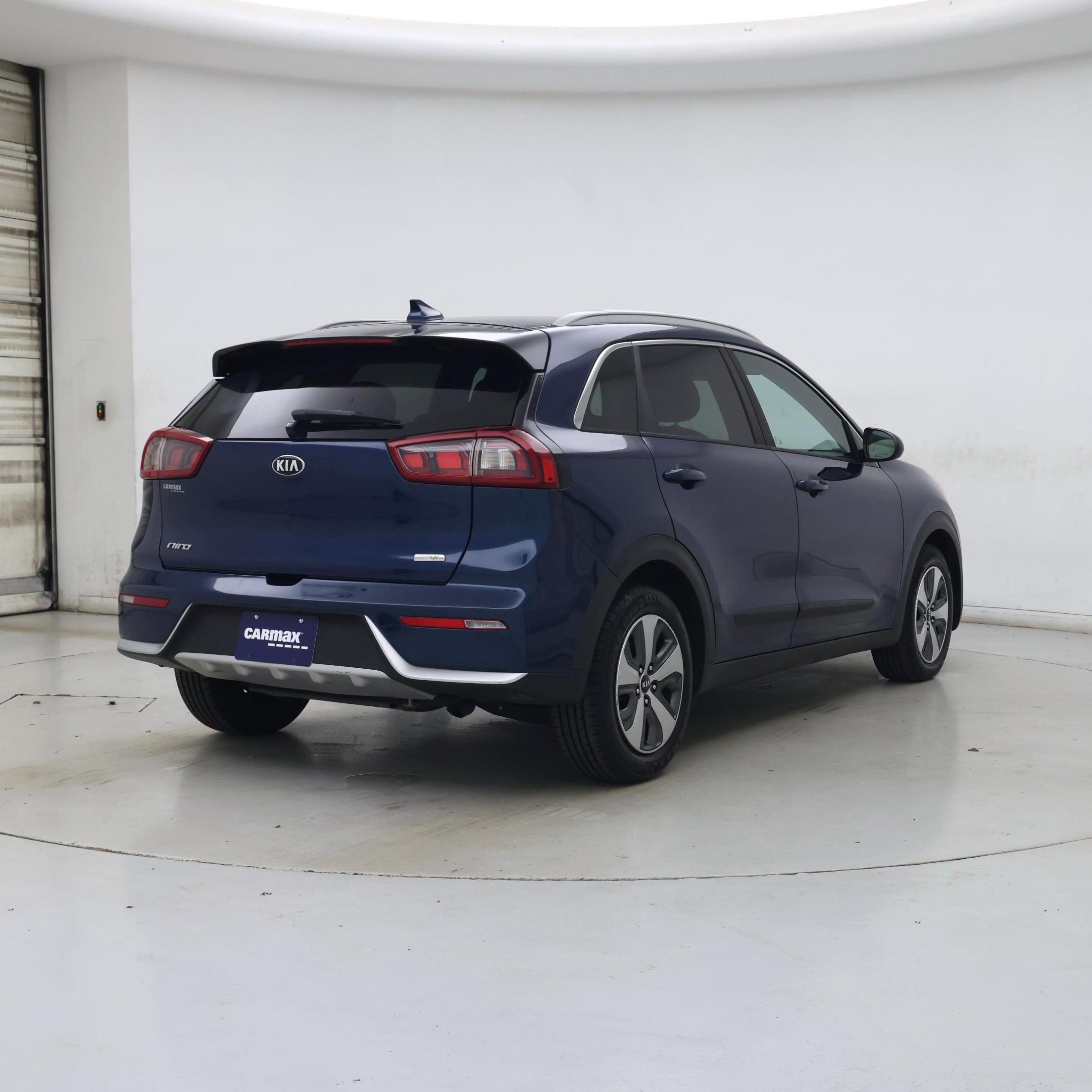 Thumbnail: 2017 Kia Niro - 8