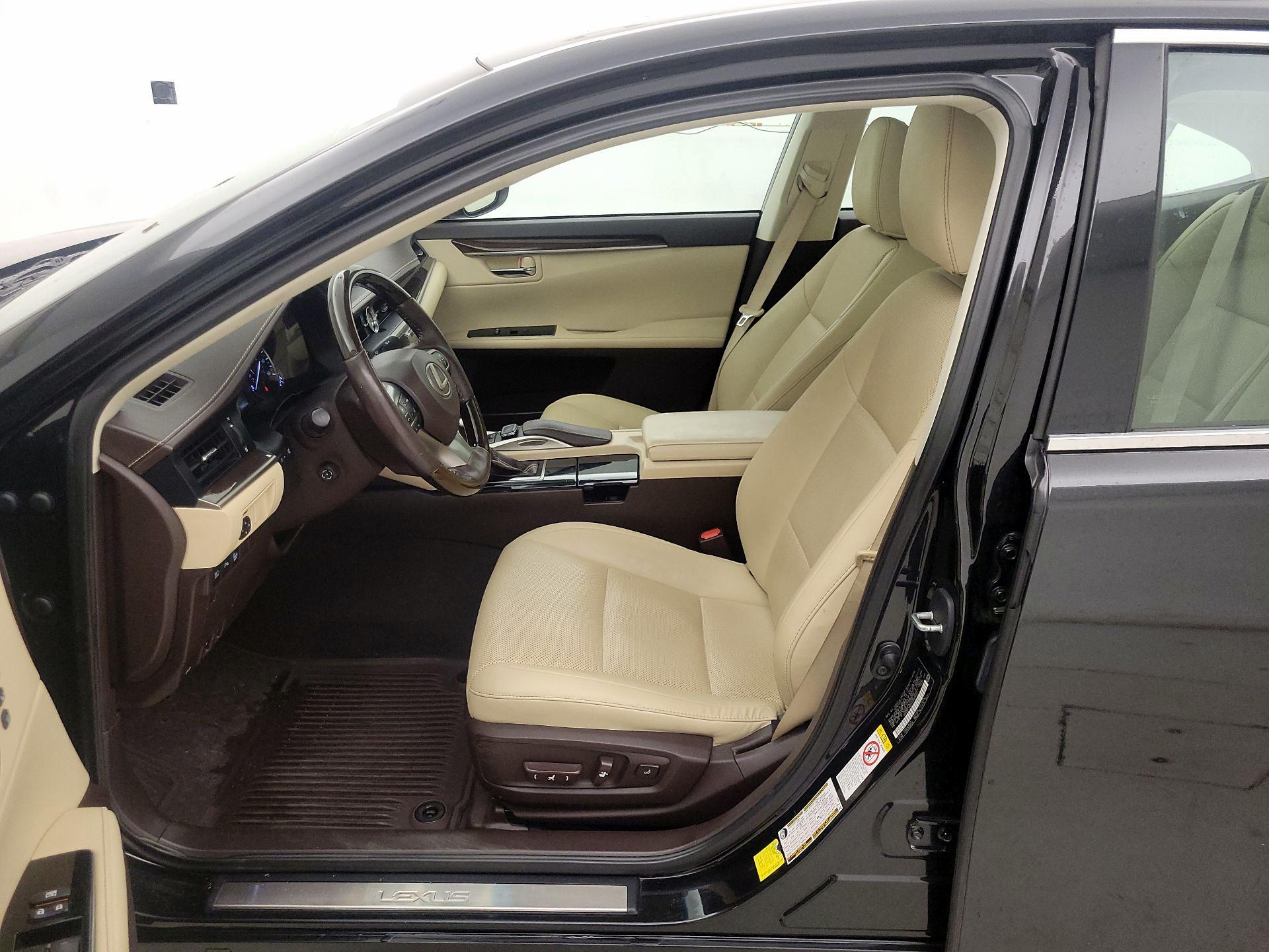 Thumbnail: 2017 Lexus ES - 11