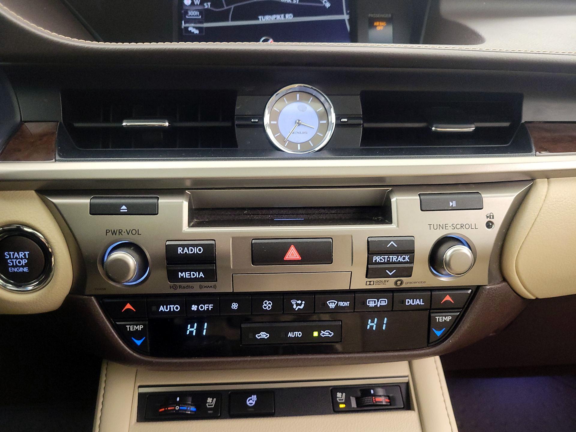 Thumbnail: 2017 Lexus ES - 17