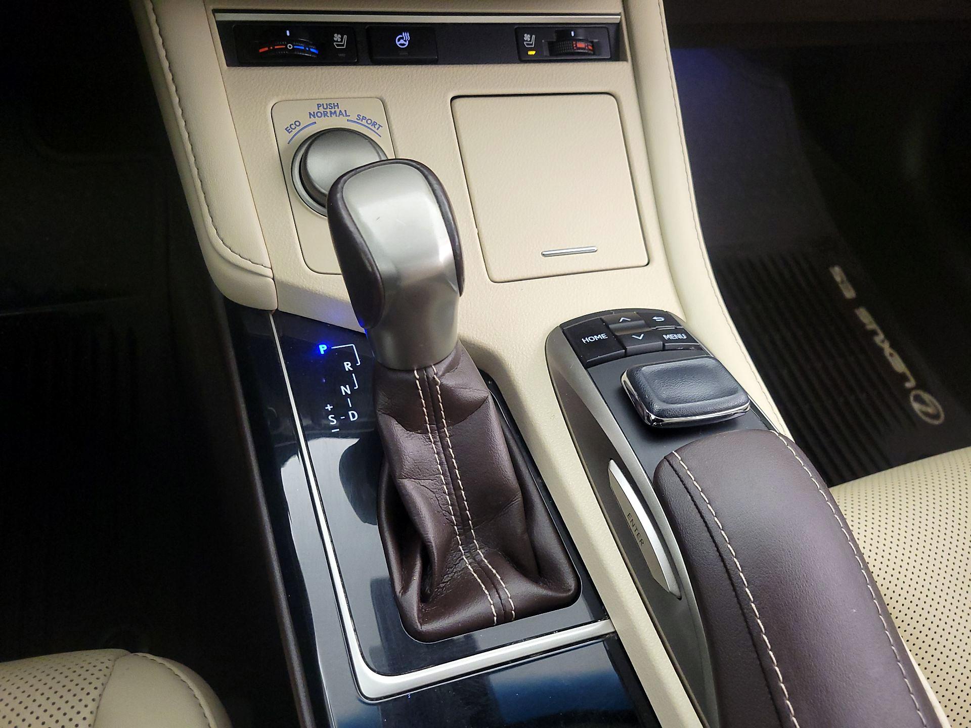 Thumbnail: 2017 Lexus ES - 18