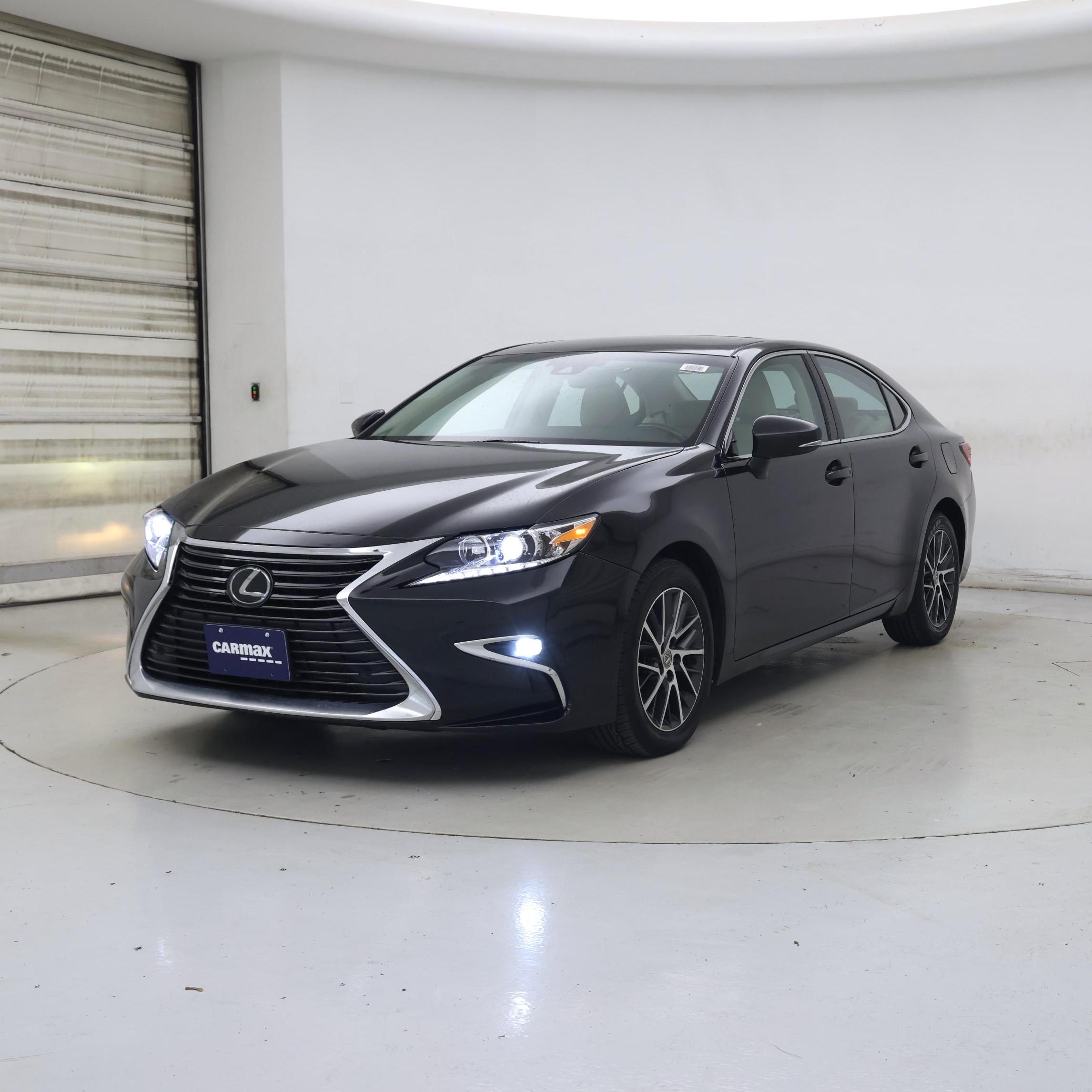 Thumbnail: 2017 Lexus ES - 4