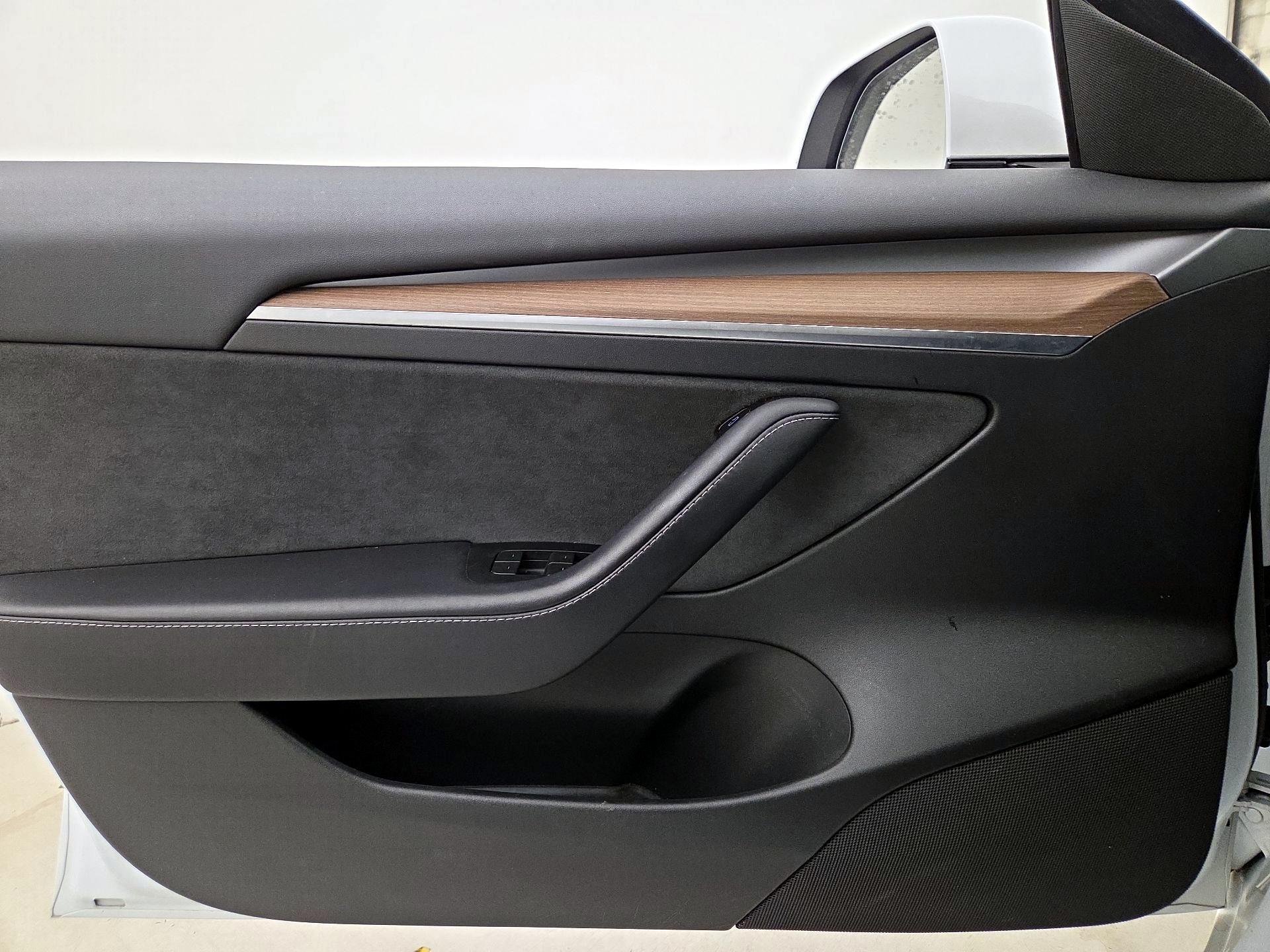 Thumbnail: 2023 Tesla Model 3 - 12