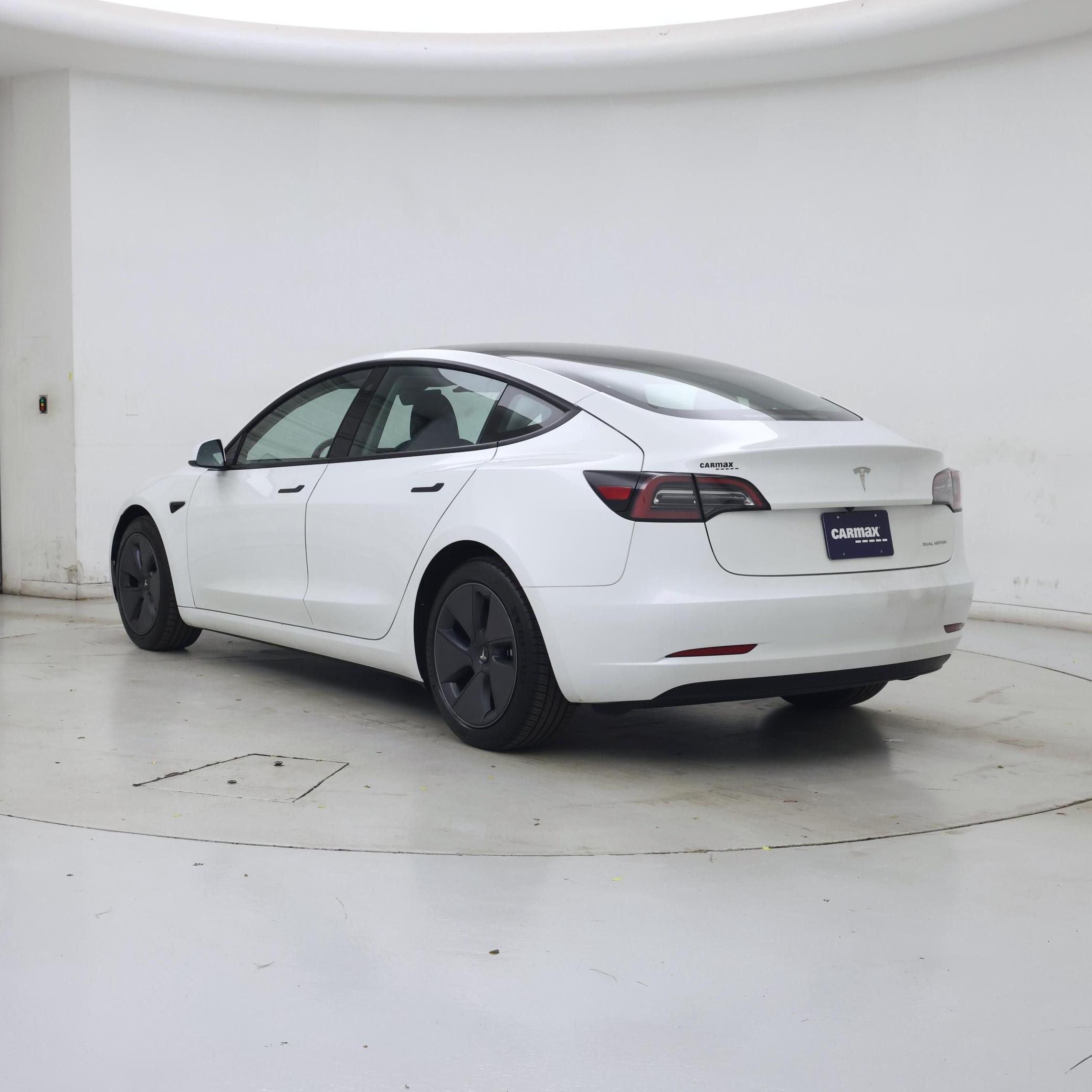 Thumbnail: 2023 Tesla Model 3 - 2