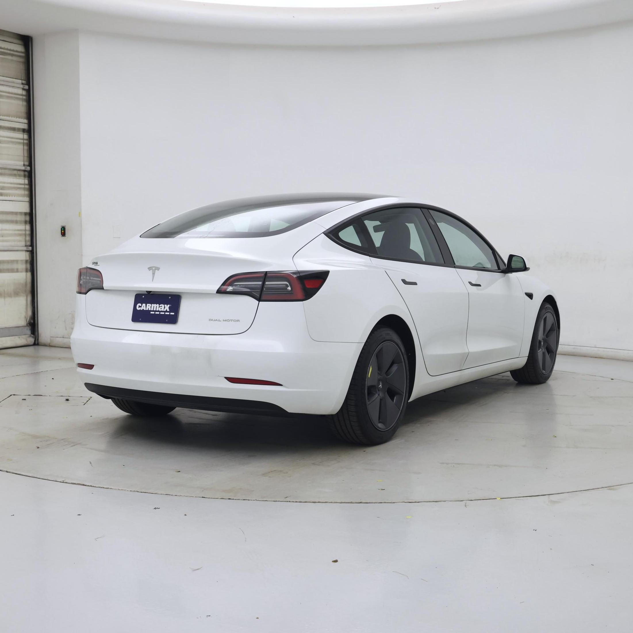 Thumbnail: 2023 Tesla Model 3 - 8