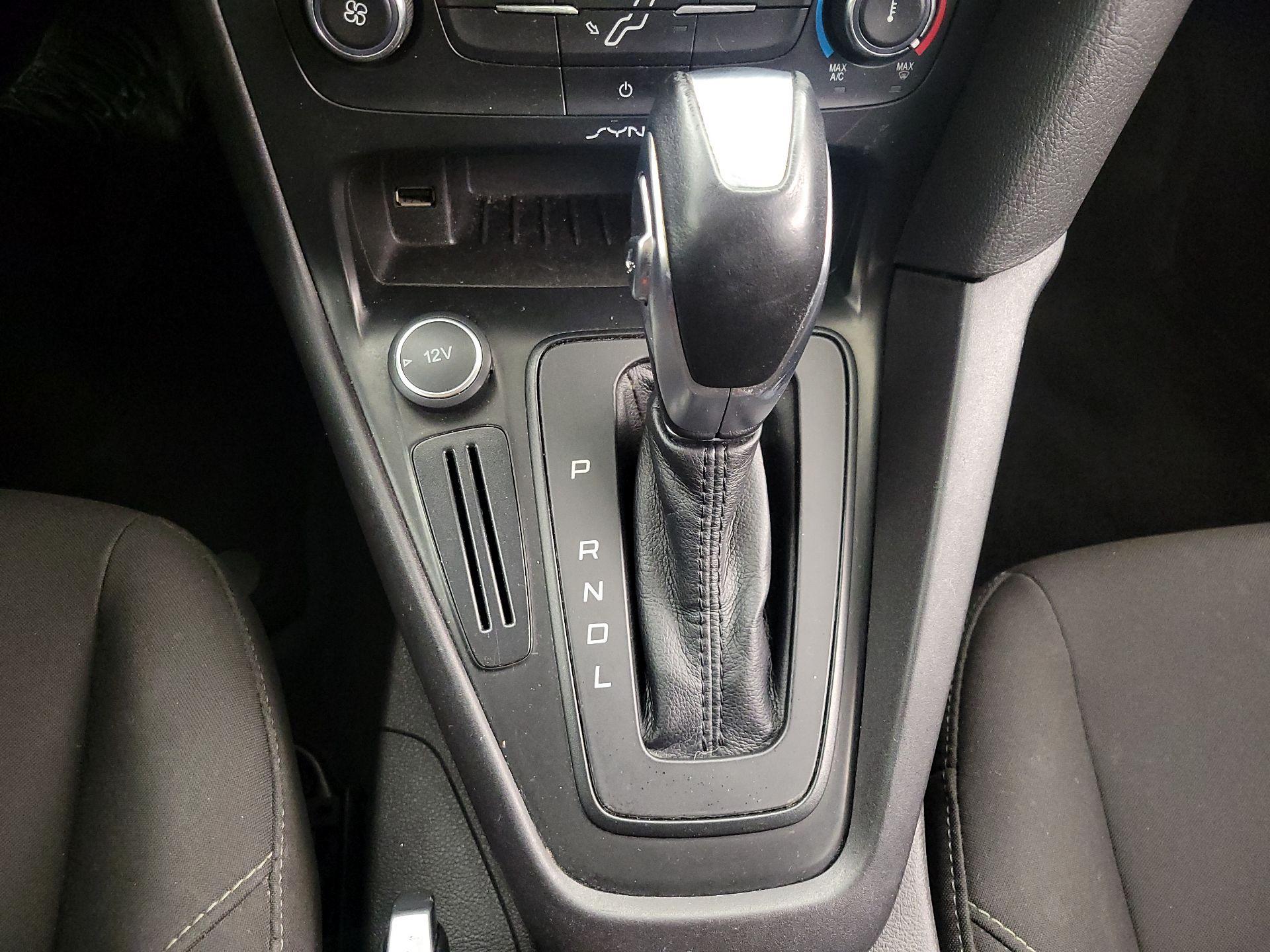 Thumbnail: 2015 Ford Focus - 17