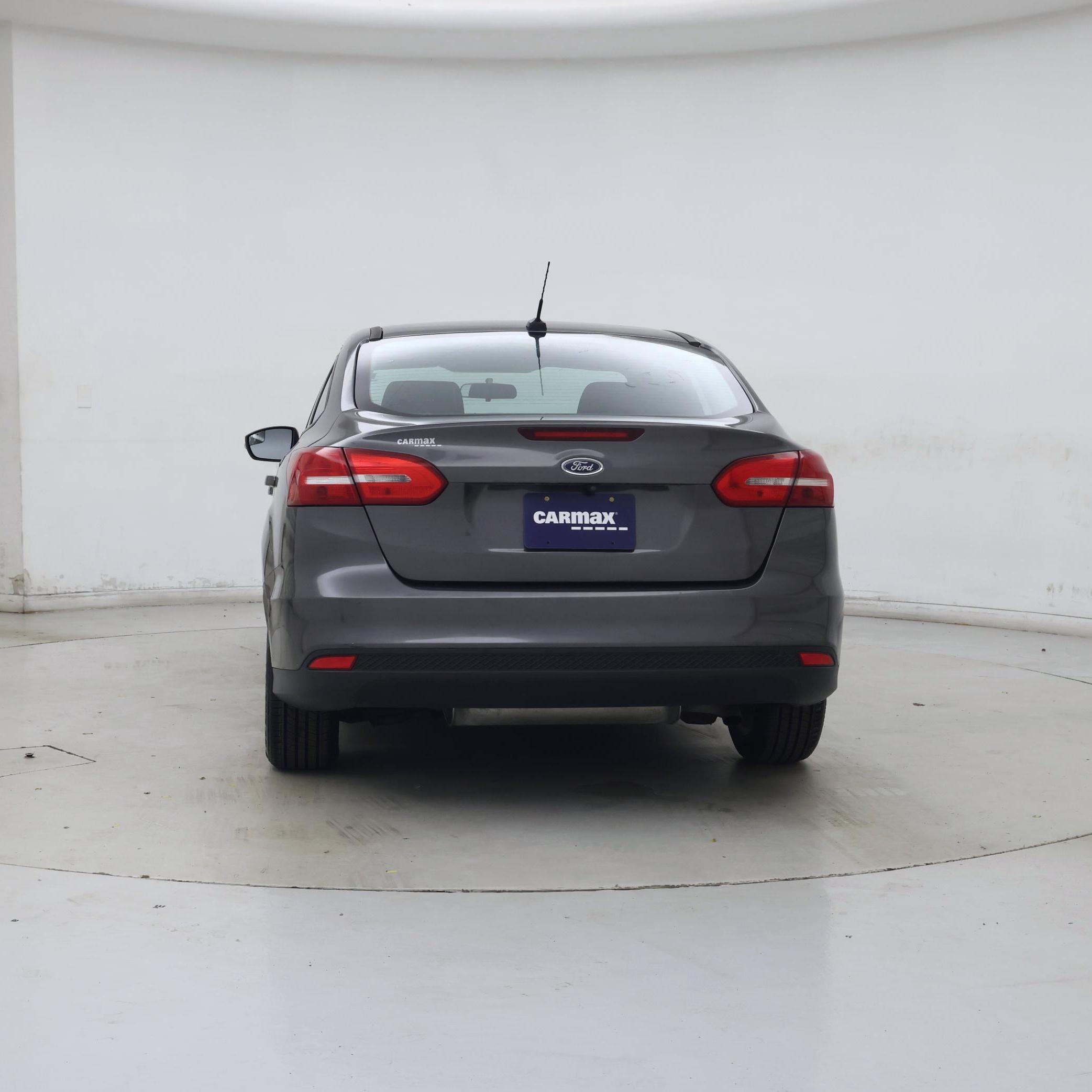 Thumbnail: 2015 Ford Focus - 6