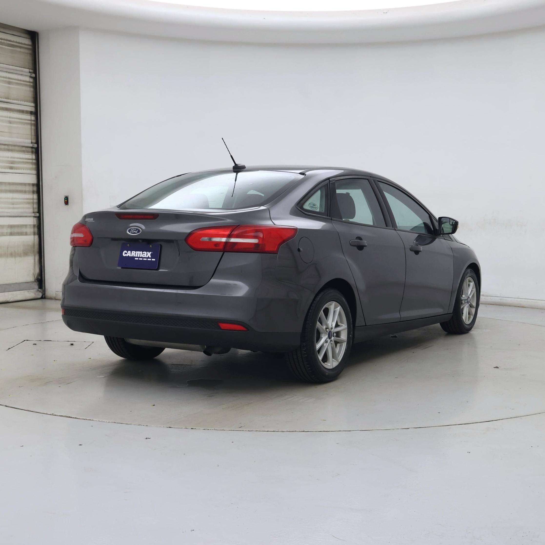 Thumbnail: 2015 Ford Focus - 8