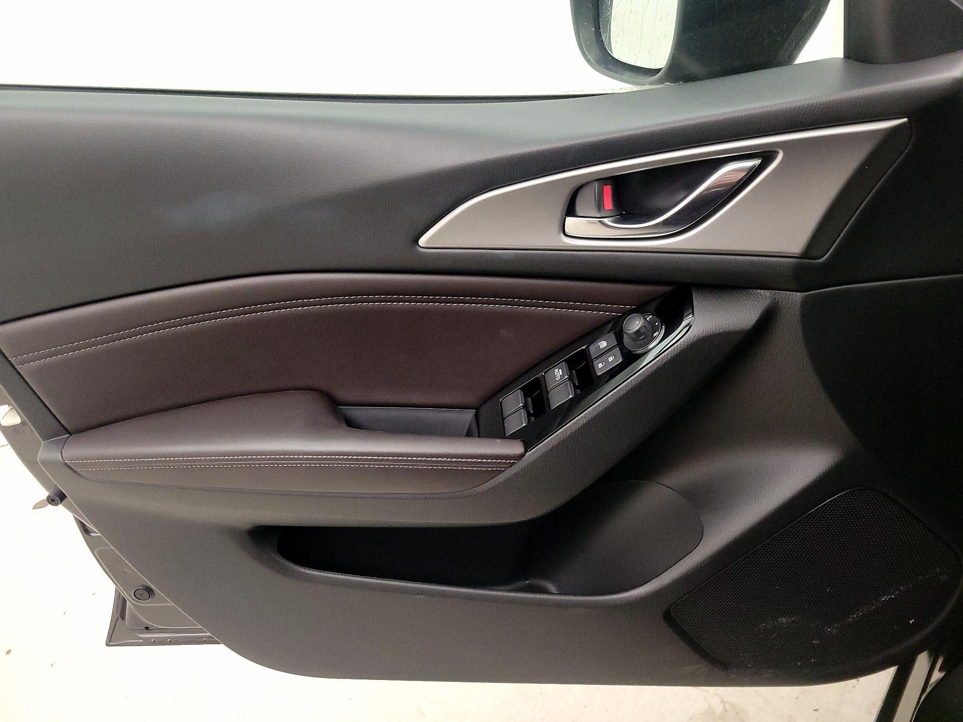 Thumbnail: 2018 Mazda Mazda3 - 12