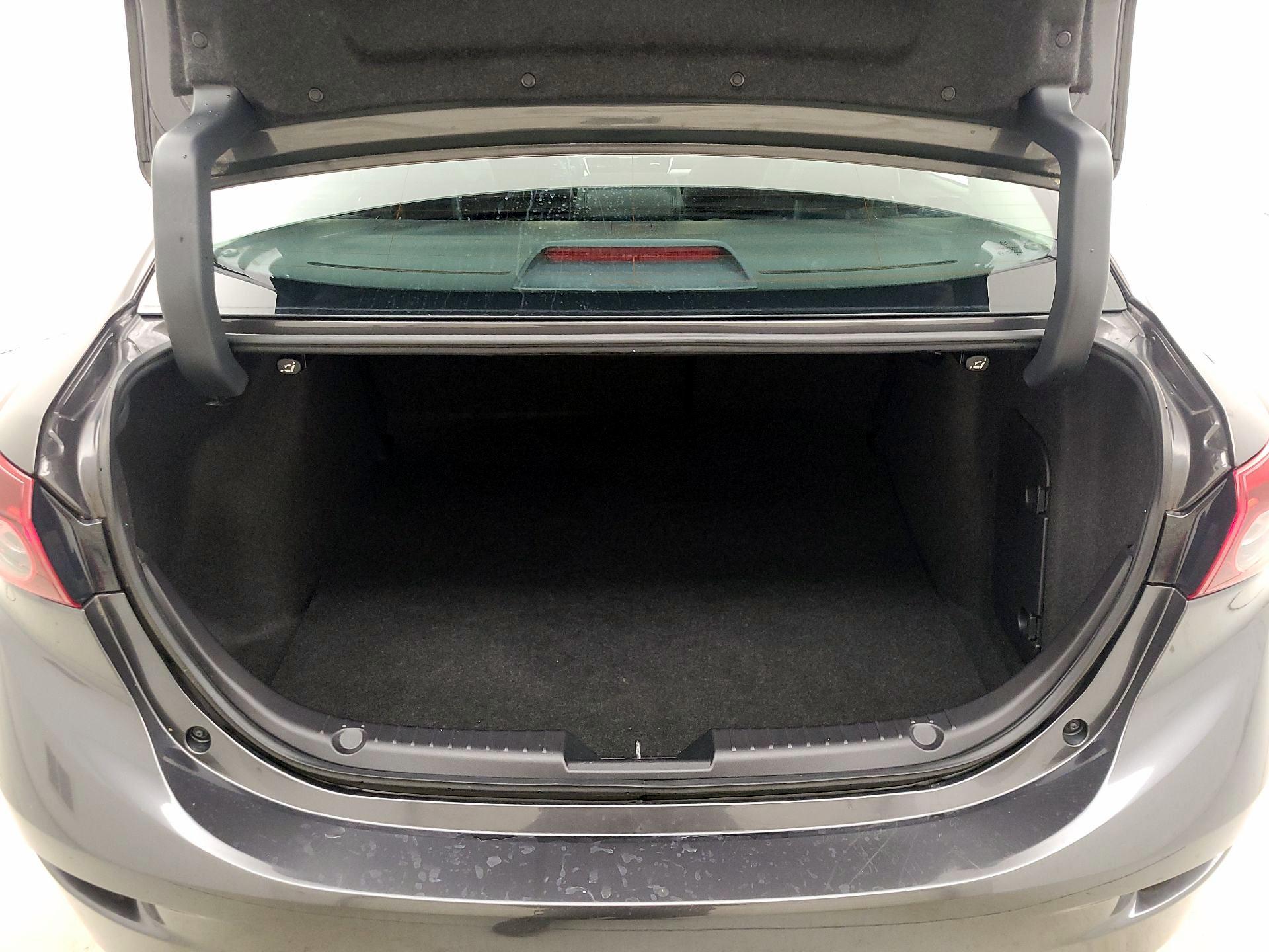 Thumbnail: 2018 Mazda Mazda3 - 20