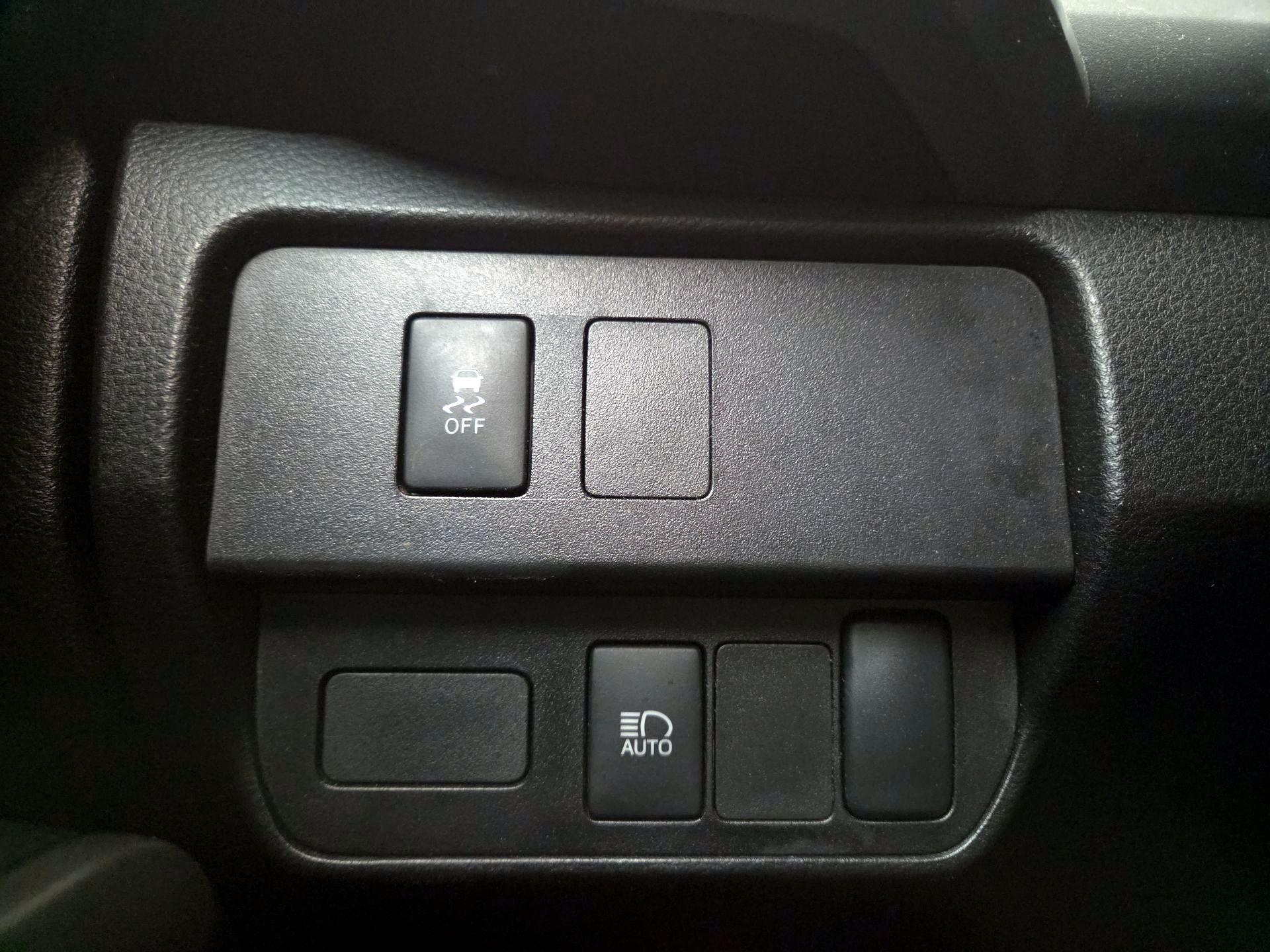 Thumbnail: 2022 Toyota Tacoma - 13