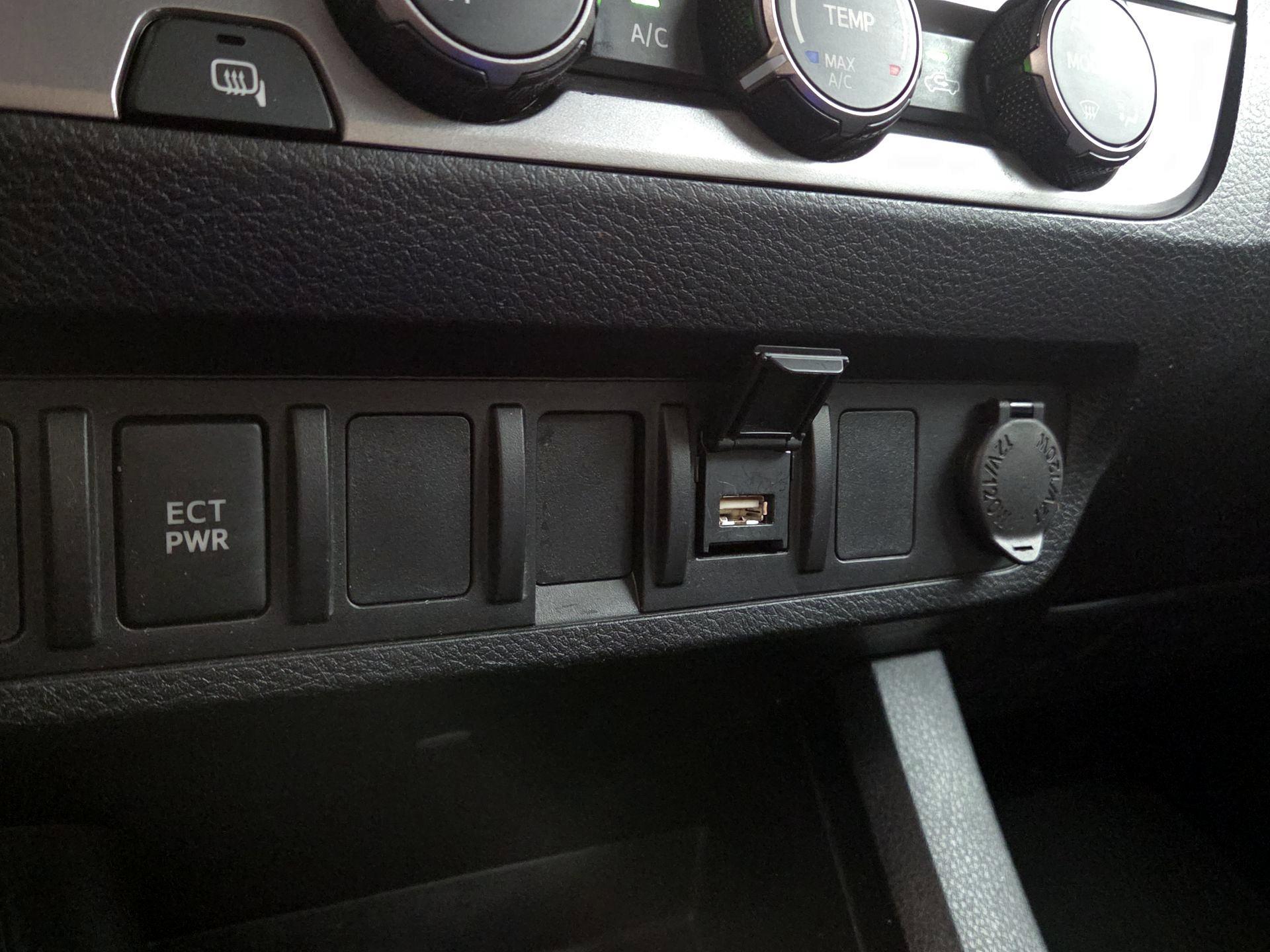 Thumbnail: 2022 Toyota Tacoma - 18