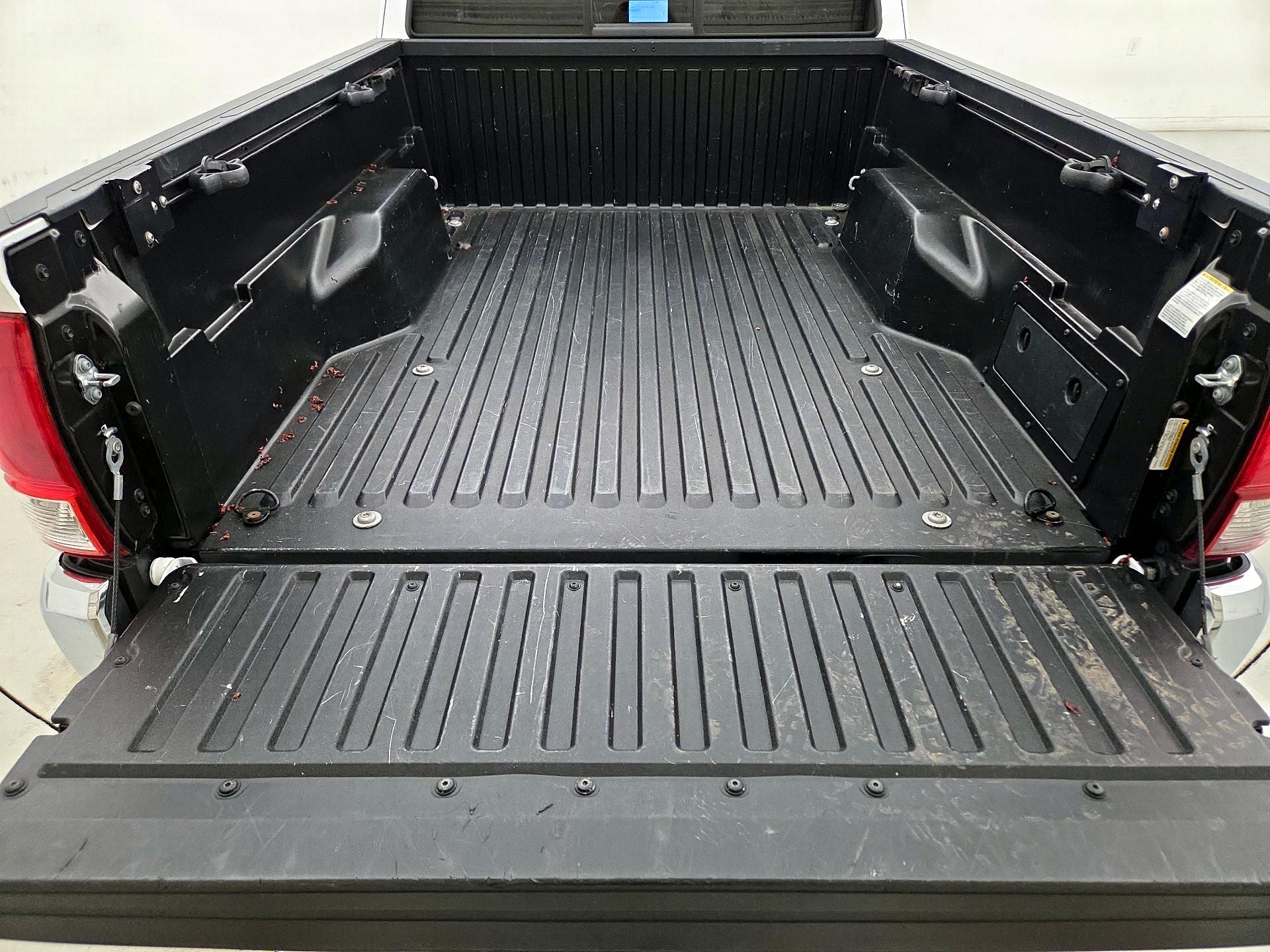 Thumbnail: 2022 Toyota Tacoma - 20