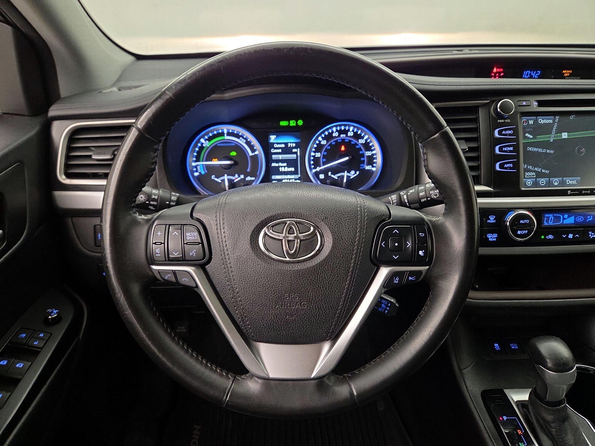 Thumbnail: 2017 Toyota Highlander - 10
